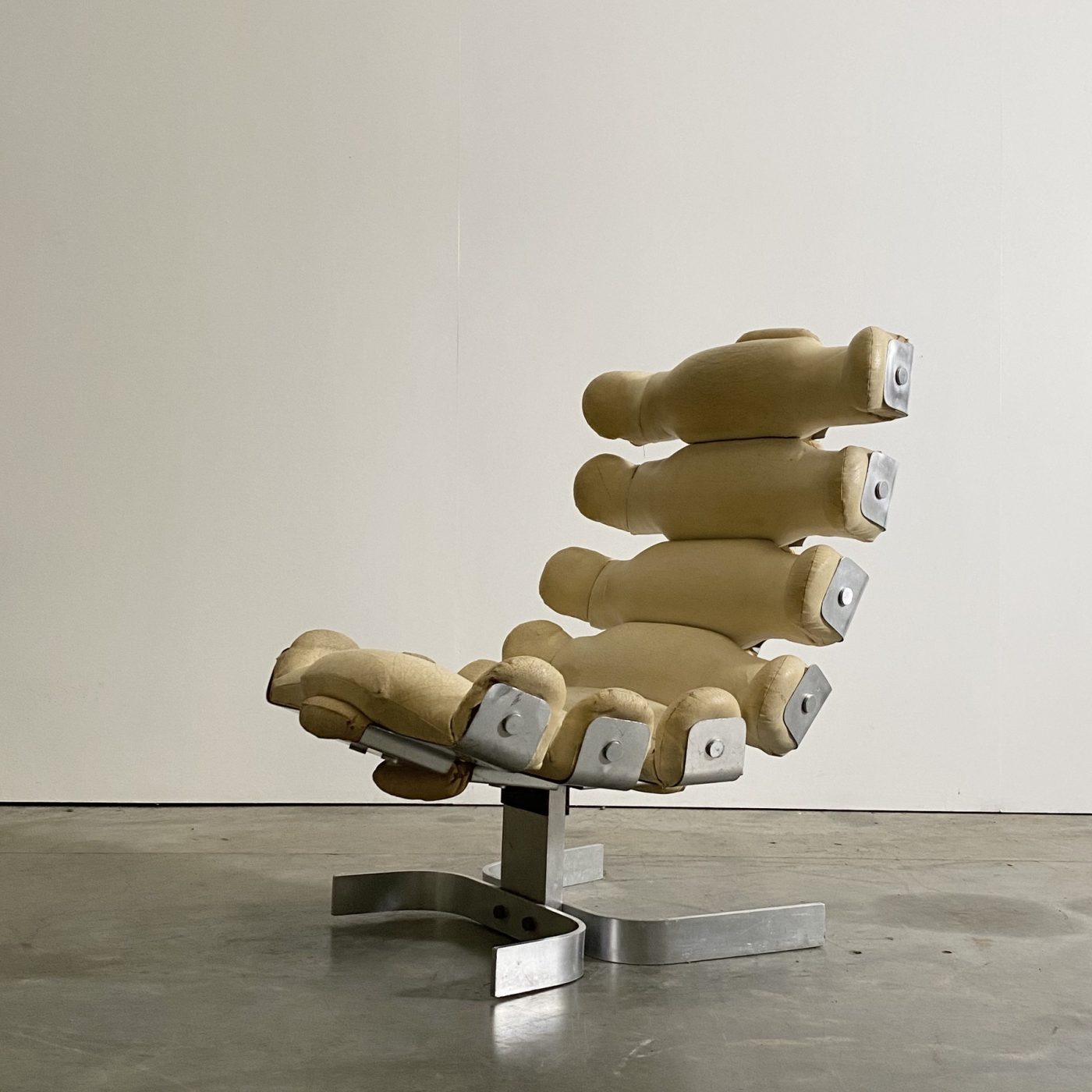 objet-vagabond-midcentury-chair0002