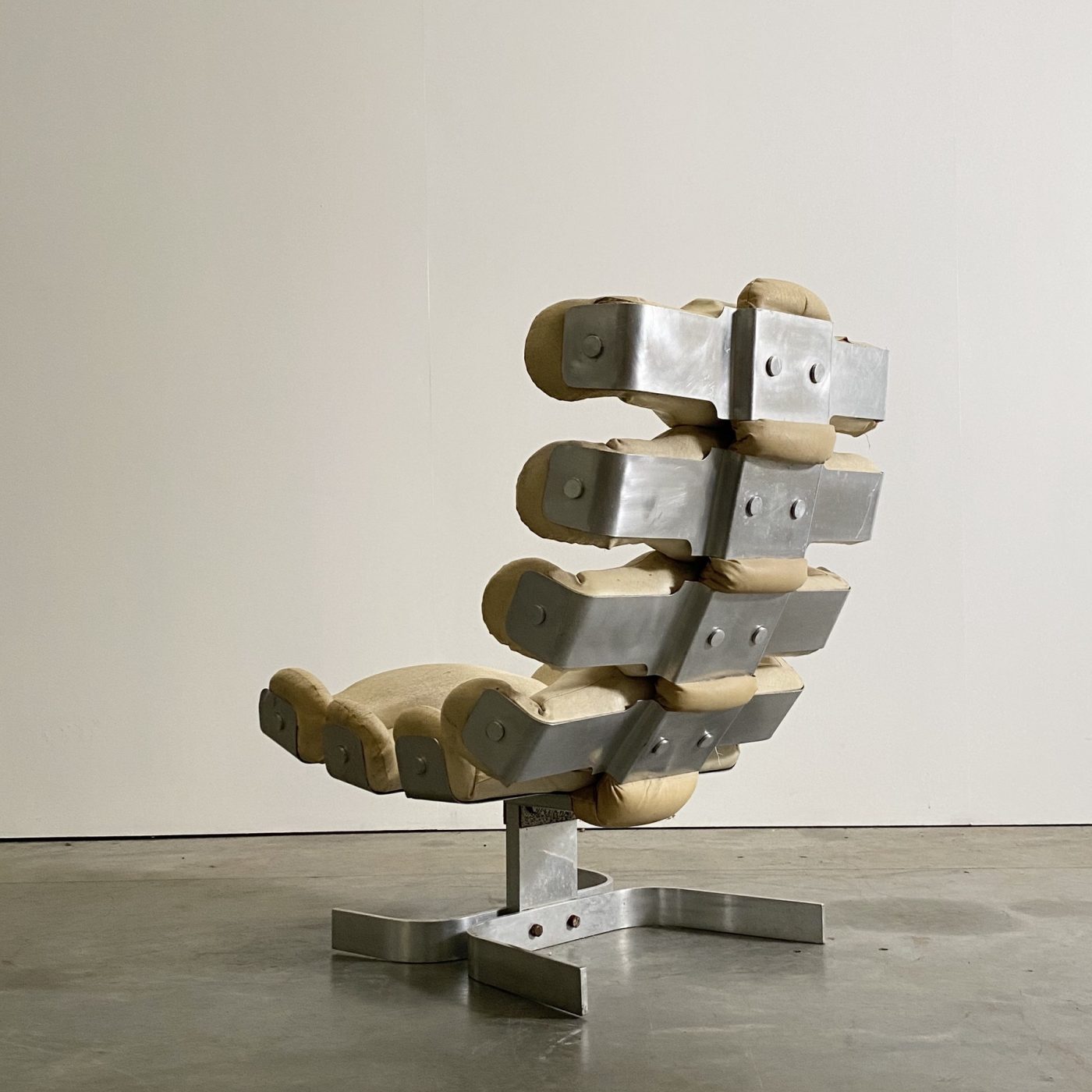 objet-vagabond-midcentury-chair0005