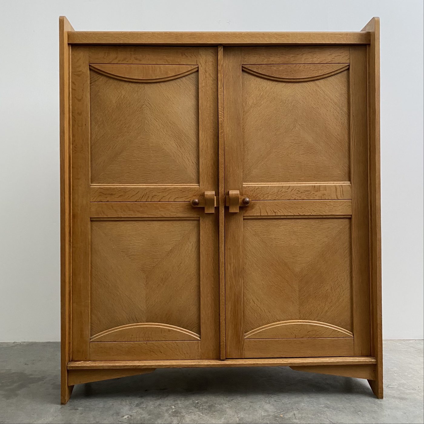 objet-vagabond-midcentury-cupboard0000