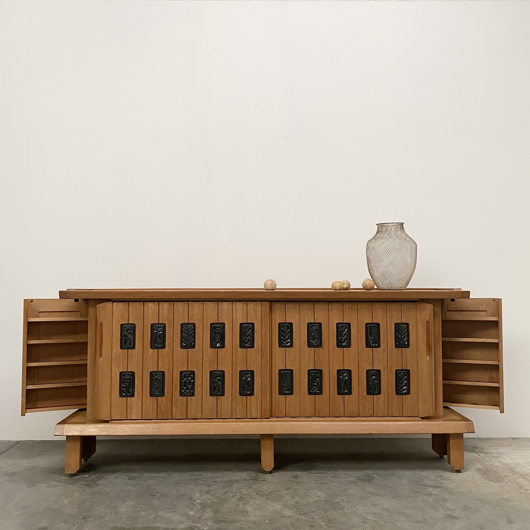 objet-vagabond-midcentury-sideboard0001