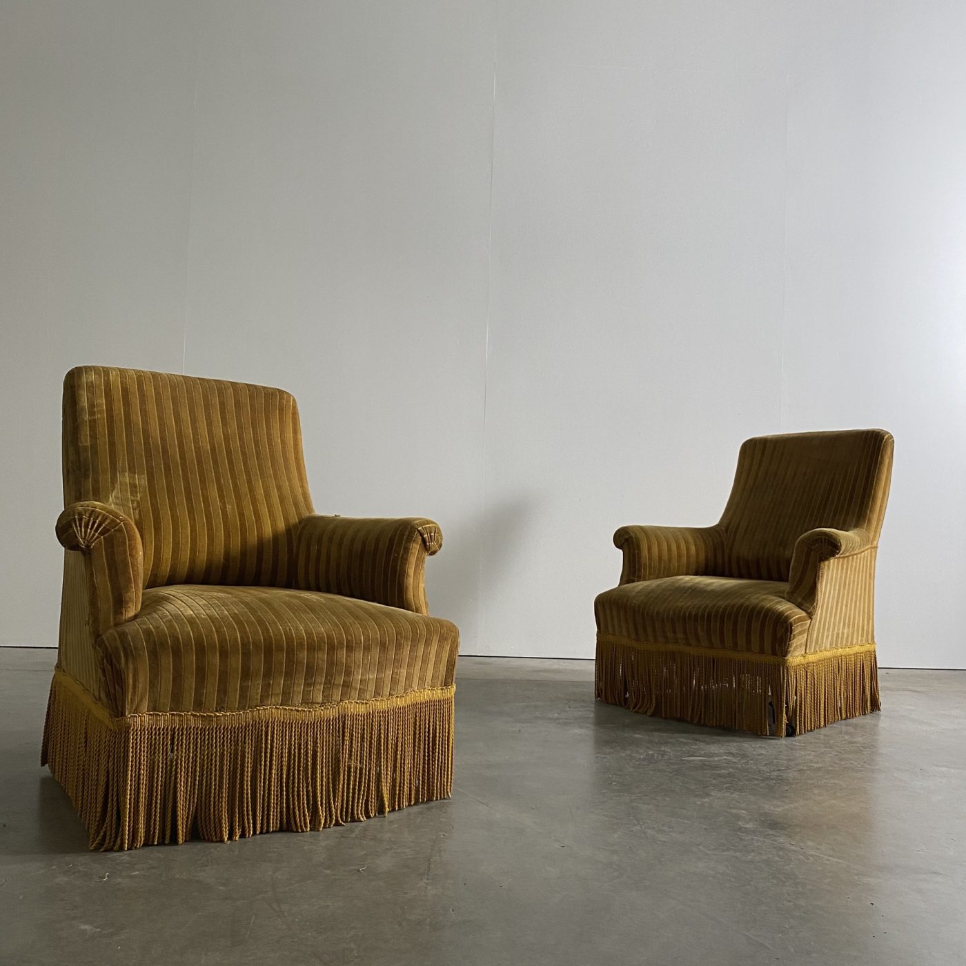 objet-vagabond-napoleon-chairs0002