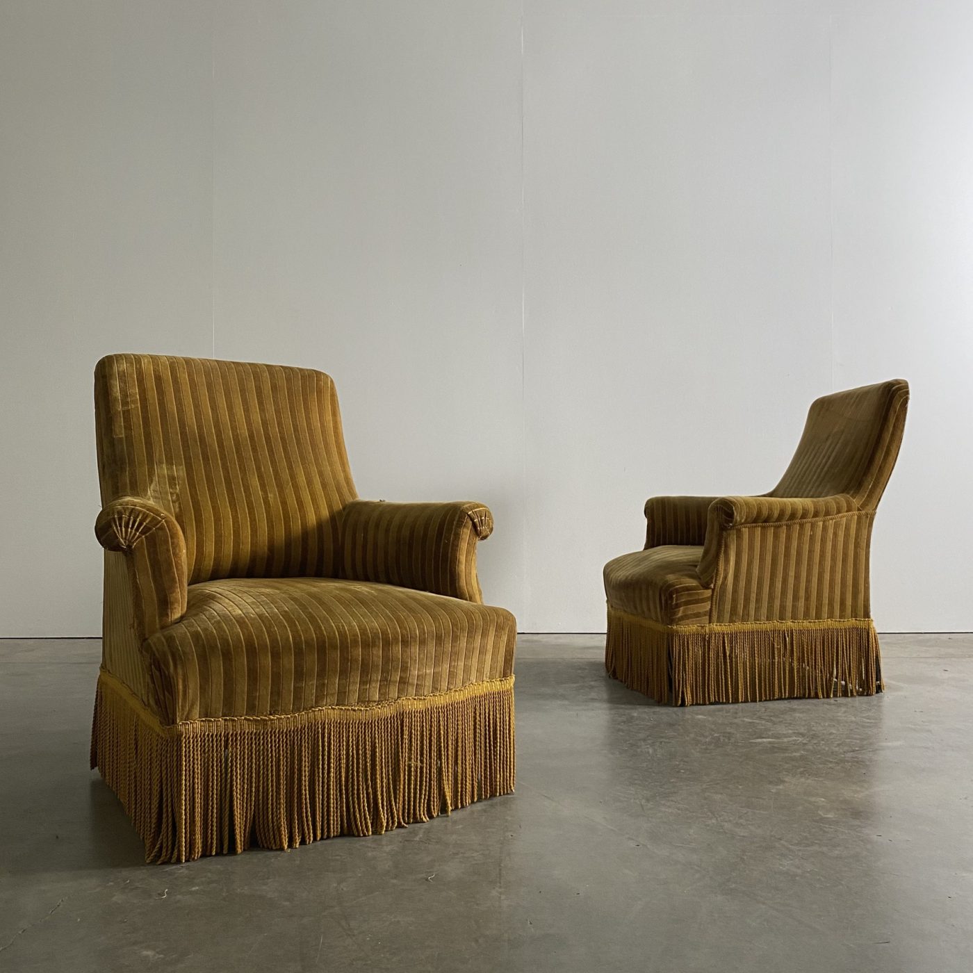 objet-vagabond-napoleon-chairs0004