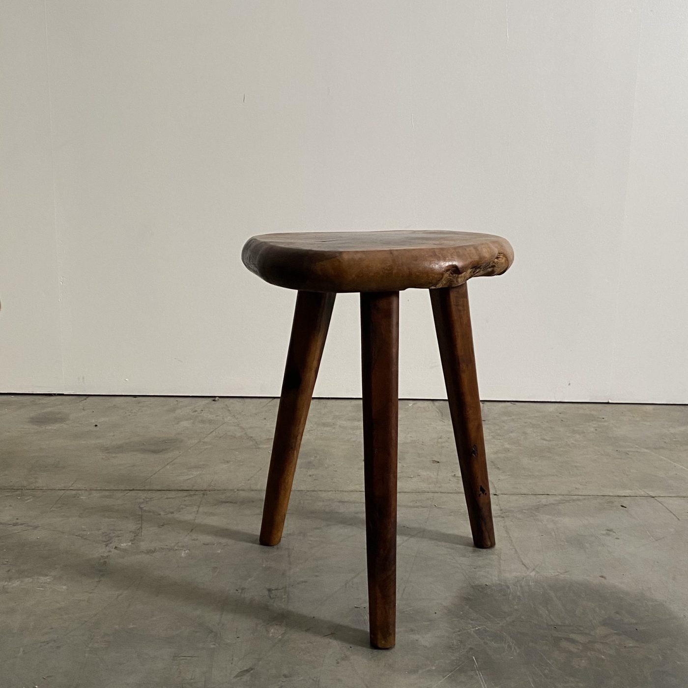 objet-vagabond-olive-stools0002