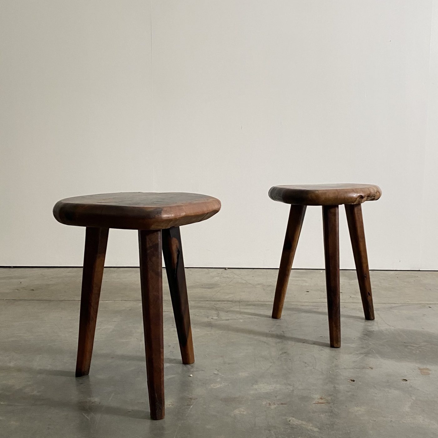 objet-vagabond-olive-stools0004