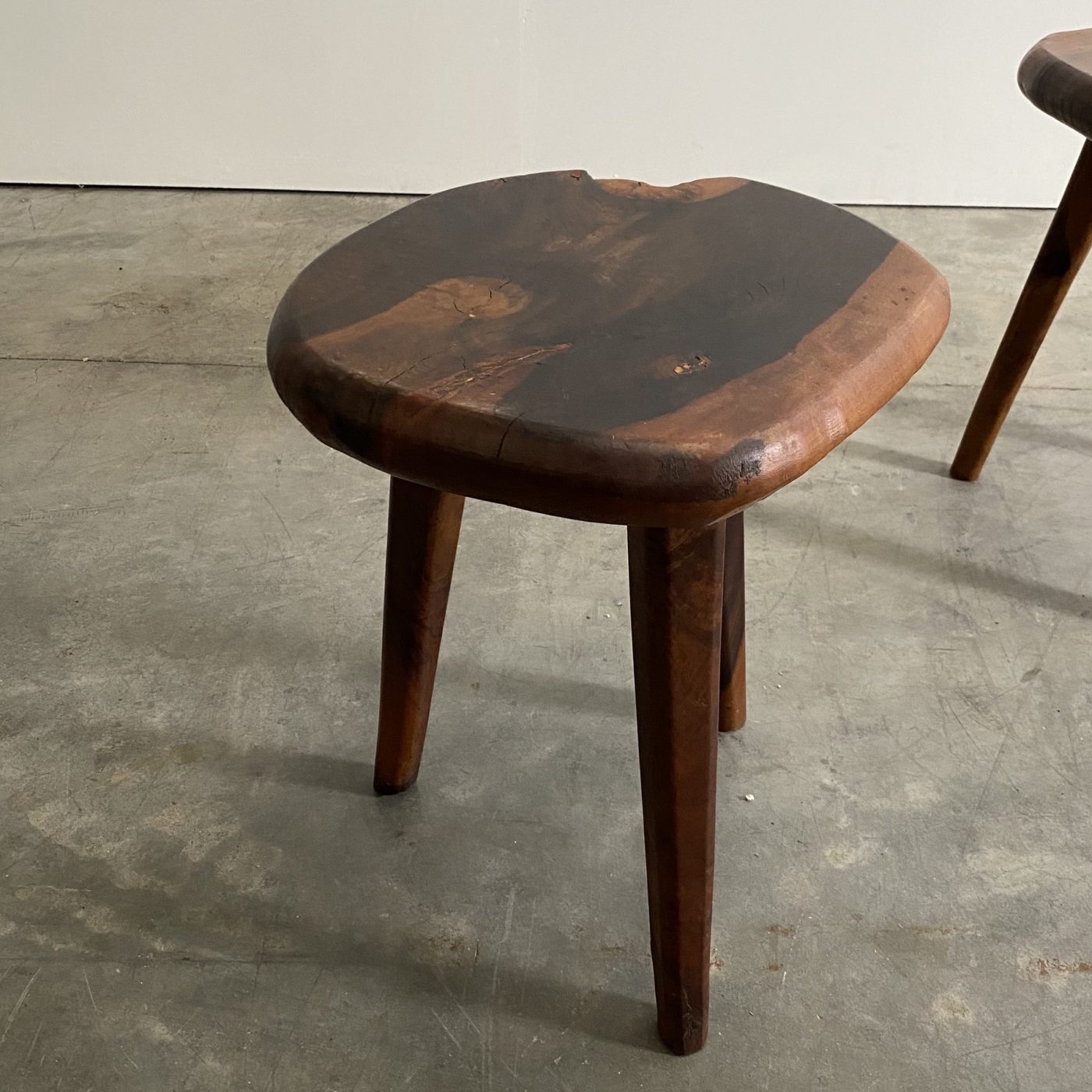 objet-vagabond-olive-stools0005