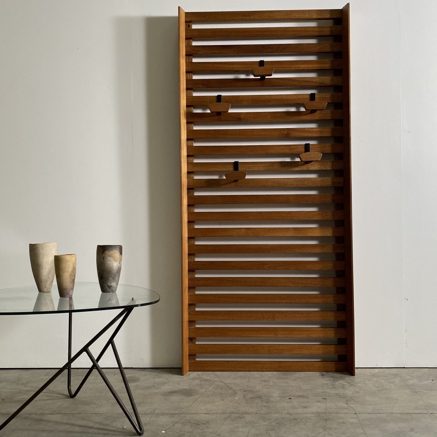 objet-vagabond-perriand-coatrack0005