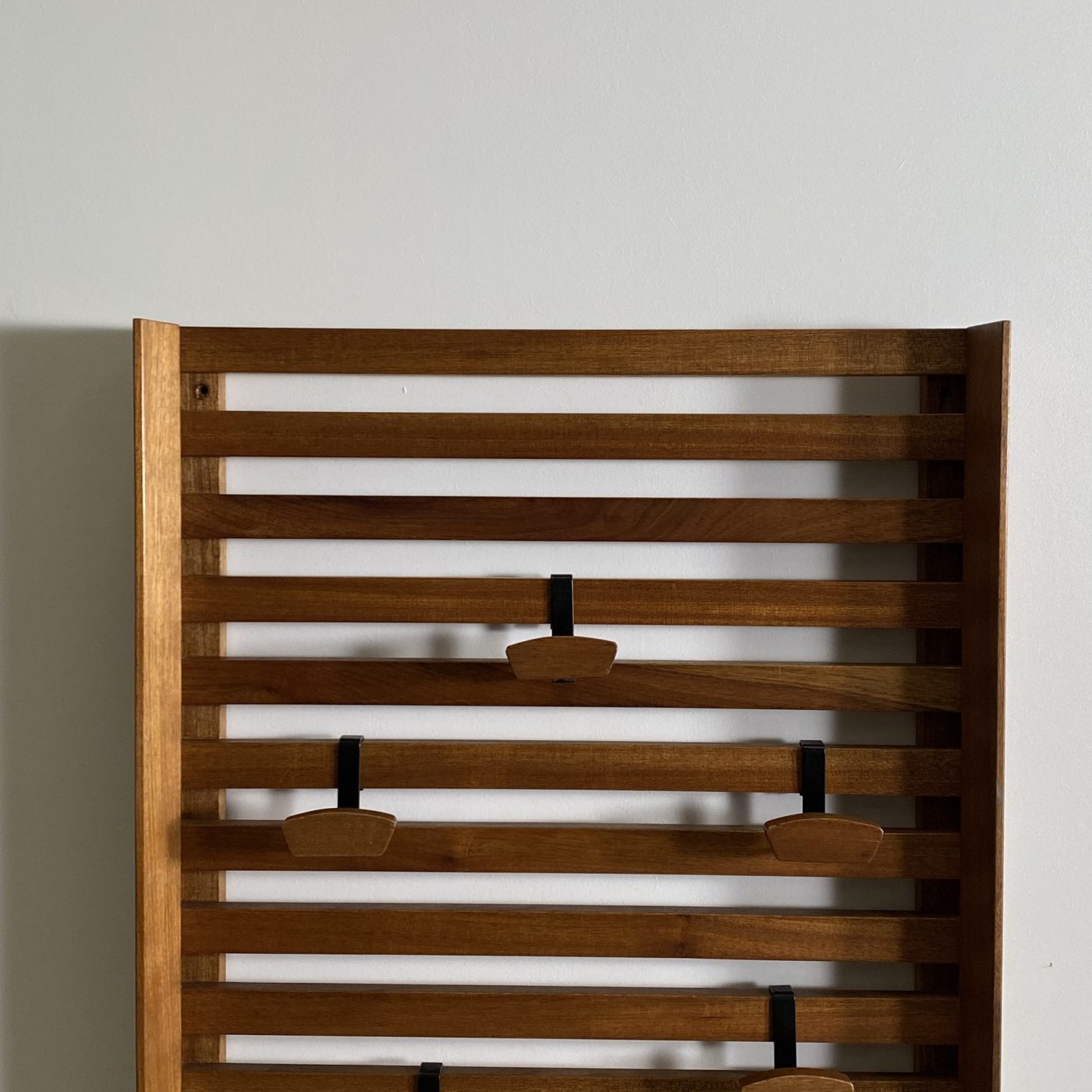 objet-vagabond-perriand-coatrack0007