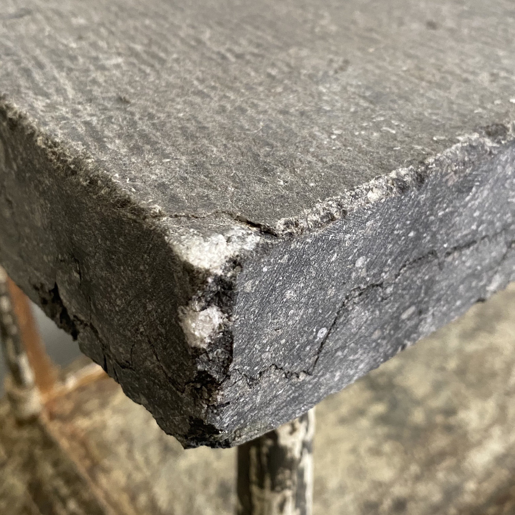 objet-vagabond-stone-table0003