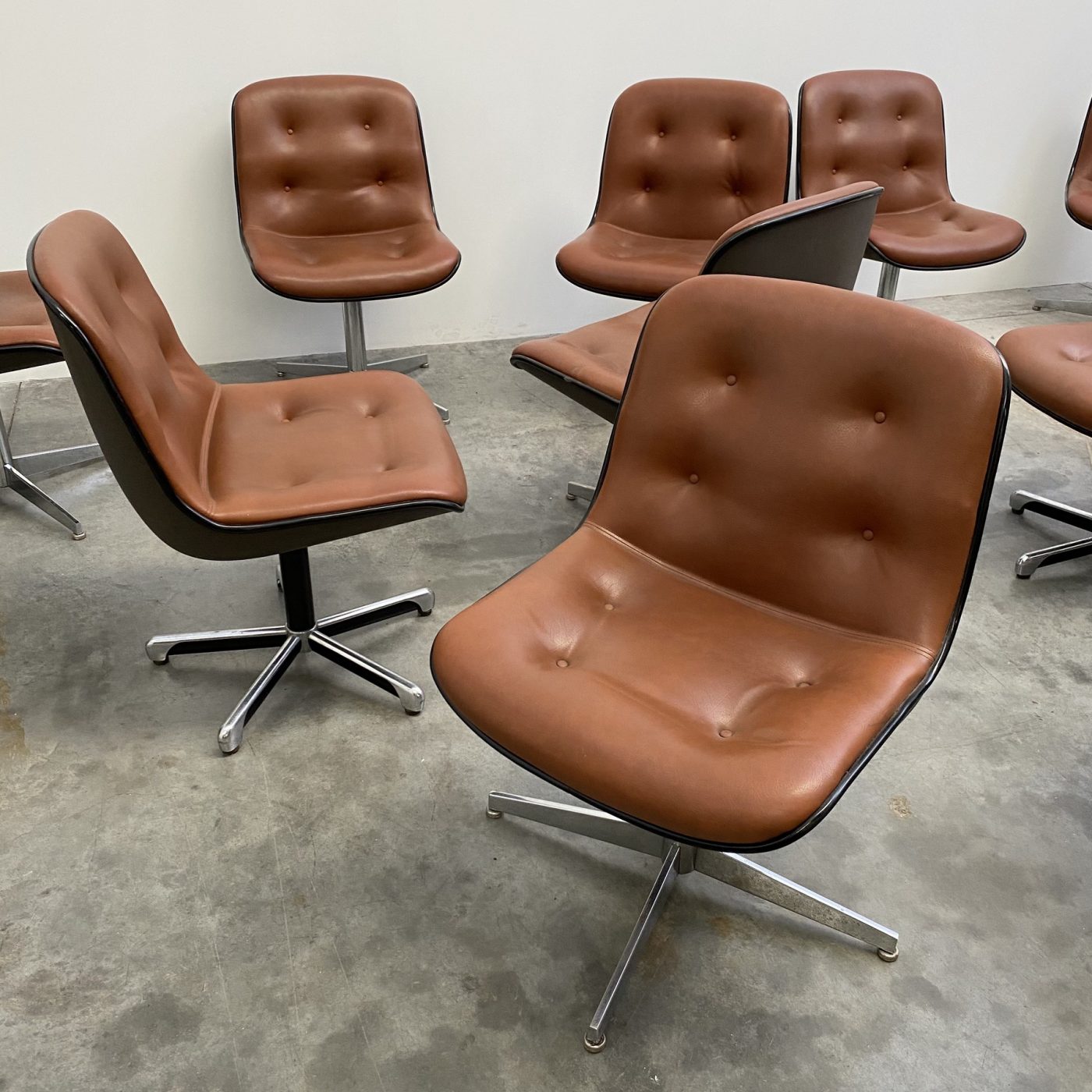 objet-vagabond-vintage-chairs0001