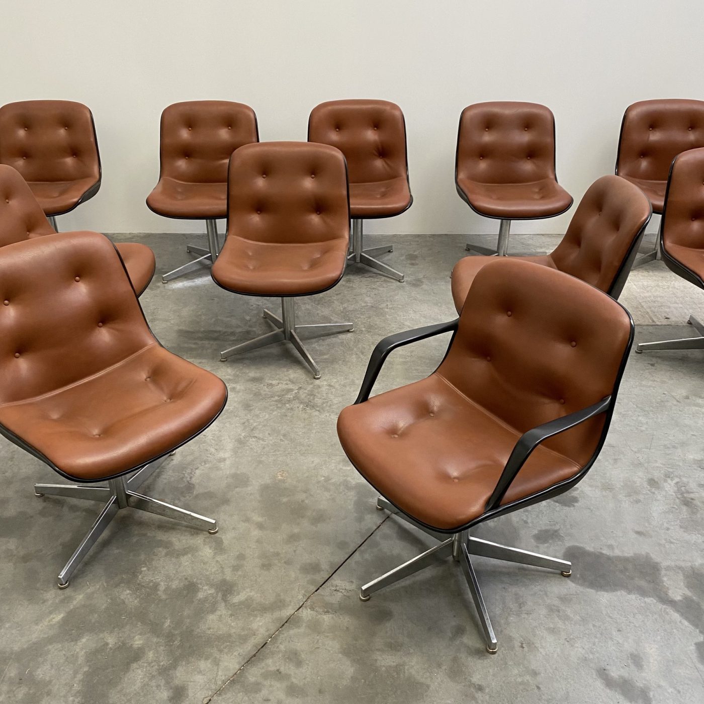 objet-vagabond-vintage-chairs0002