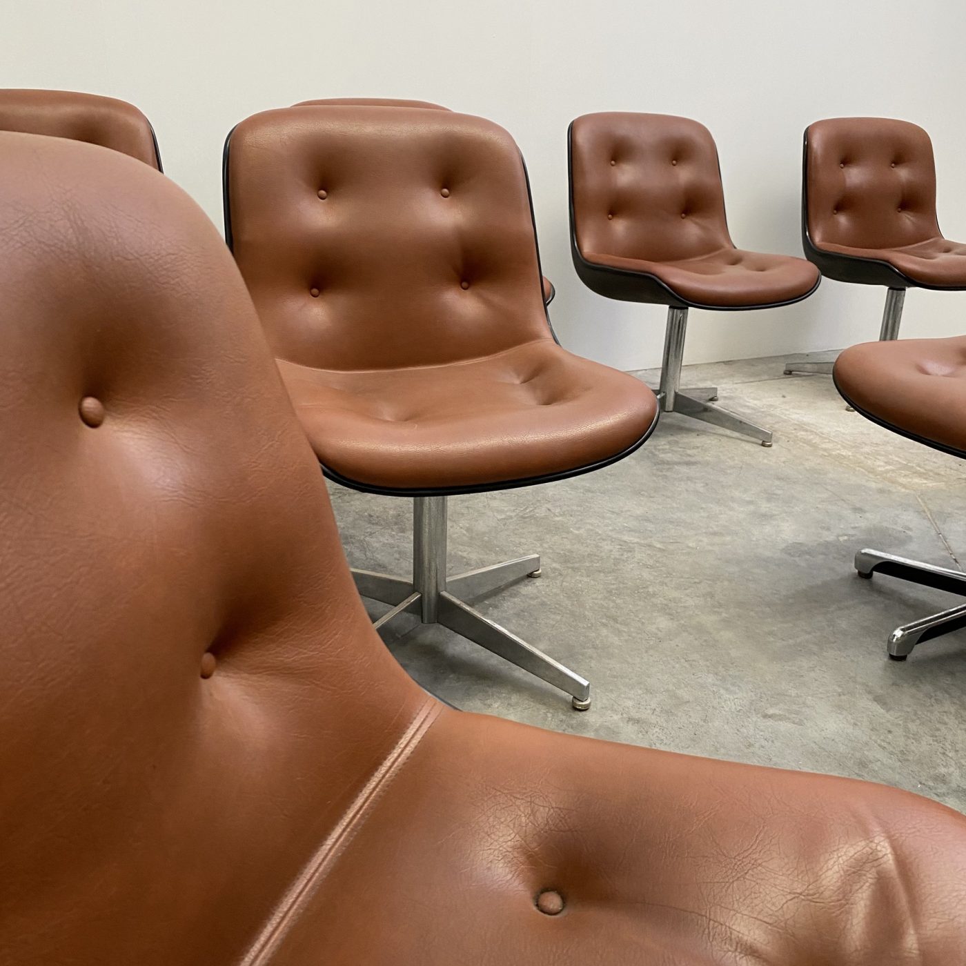 objet-vagabond-vintage-chairs0008