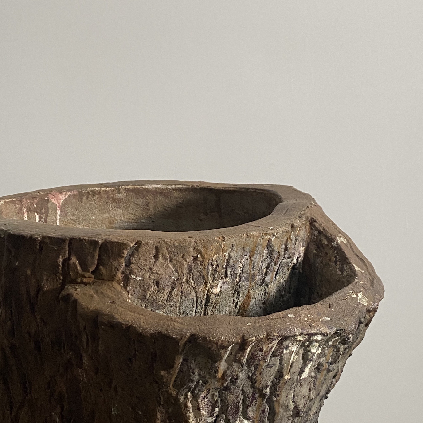 objet-vagabond-concrete-planter0003