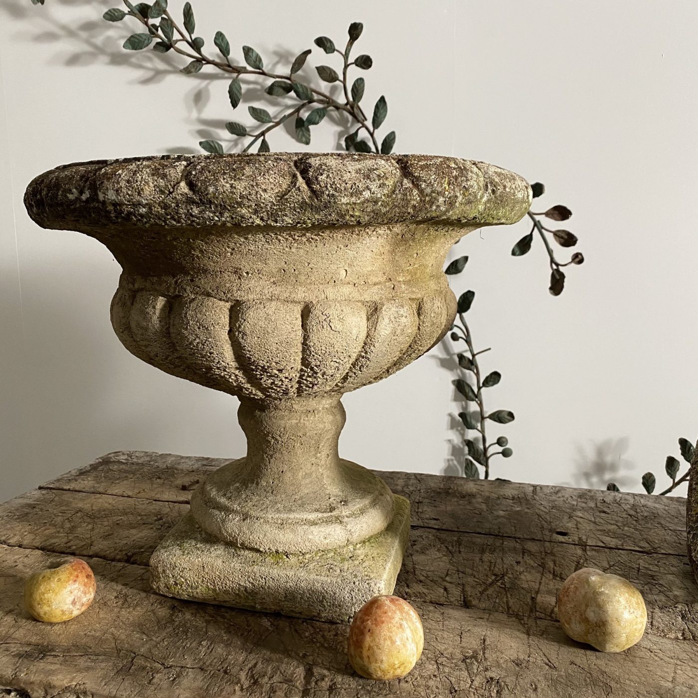 objet-vagabond-concrete-urns0005