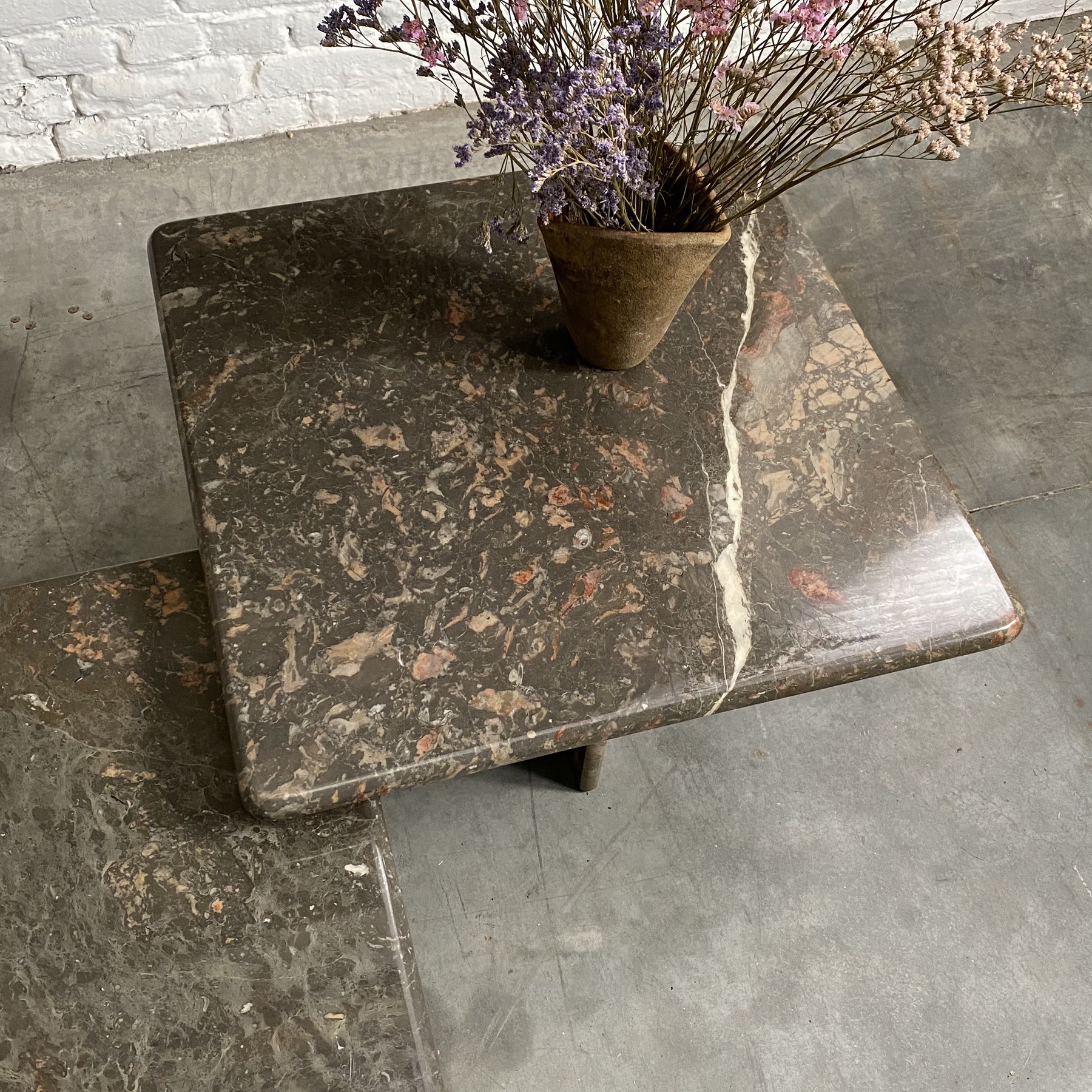 objet-vagabond-marble-tables0002