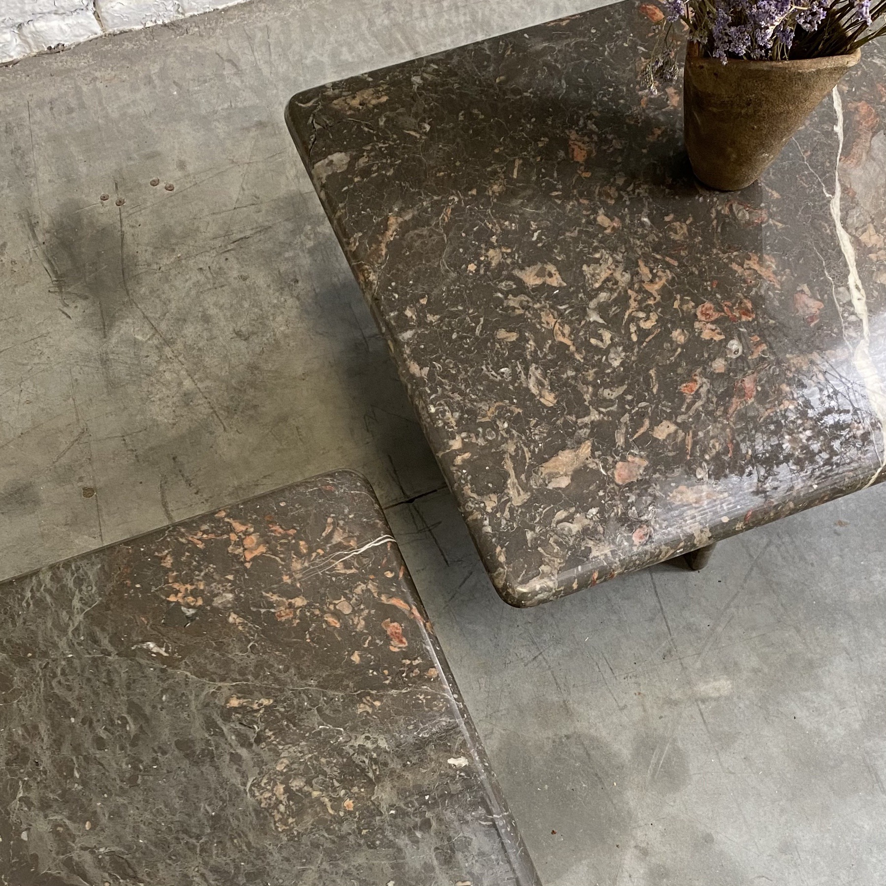 objet-vagabond-marble-tables0005