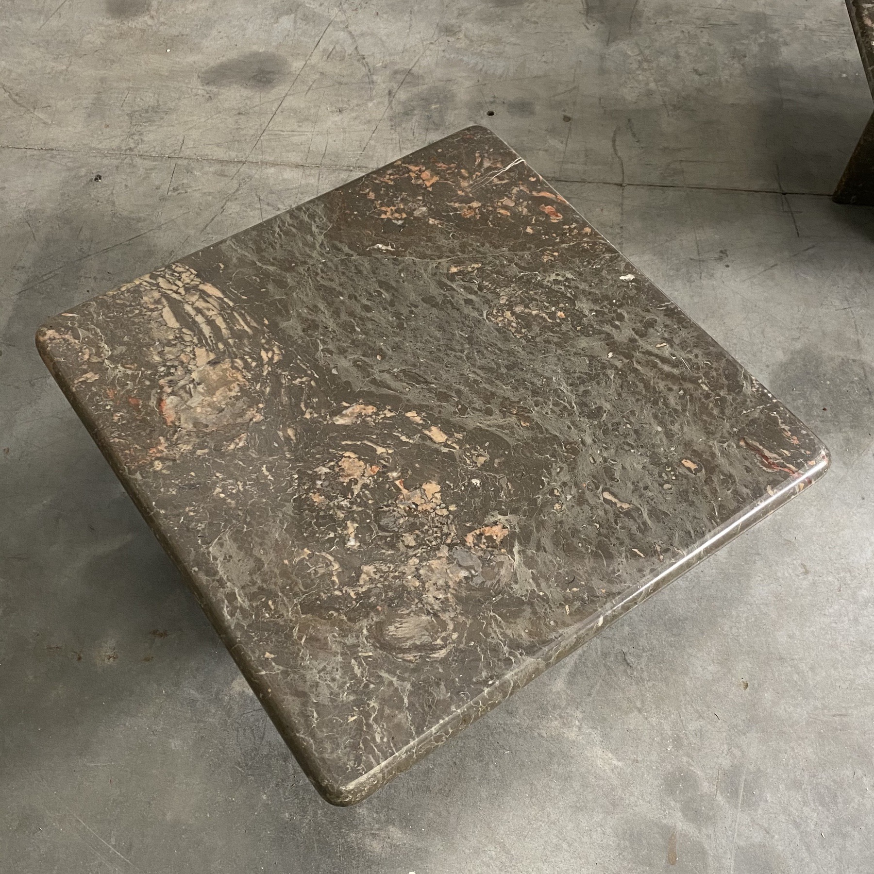 objet-vagabond-marble-tables0007