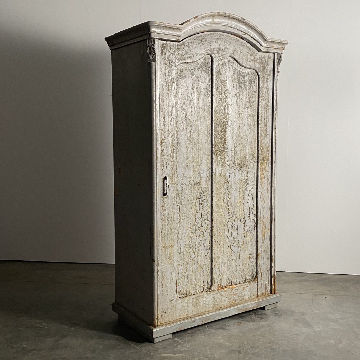 objet-vagabond-painted-cupboard0010