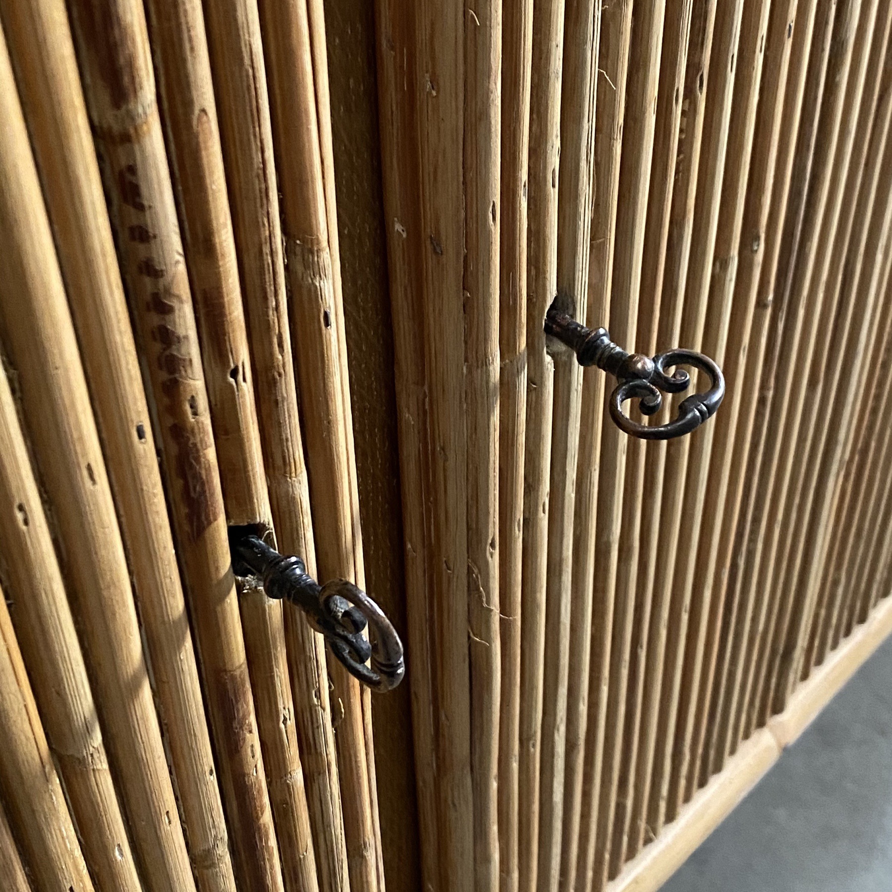 objet-vagabond-rattan-sideboard0005