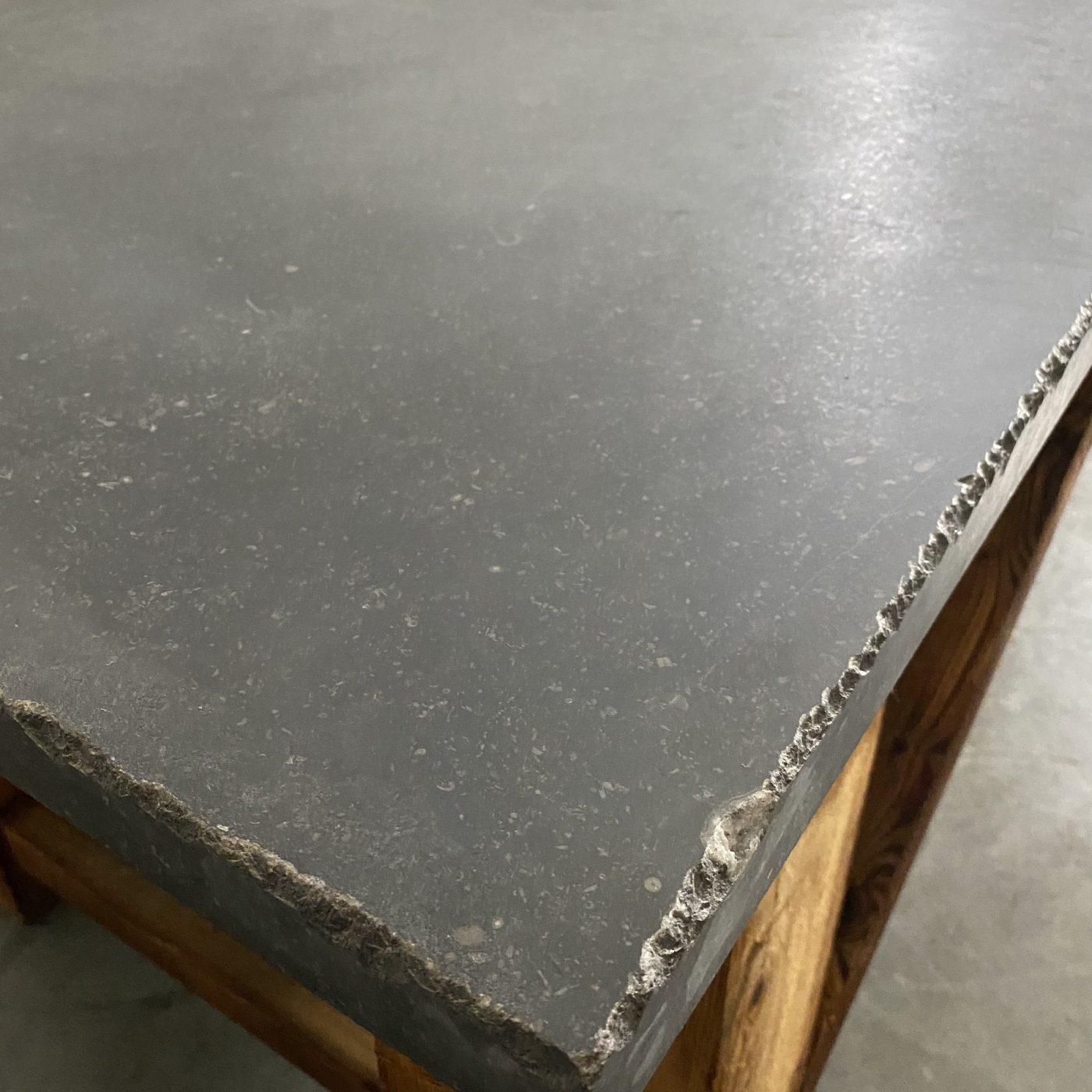 objet-vagabond-stone-table0008