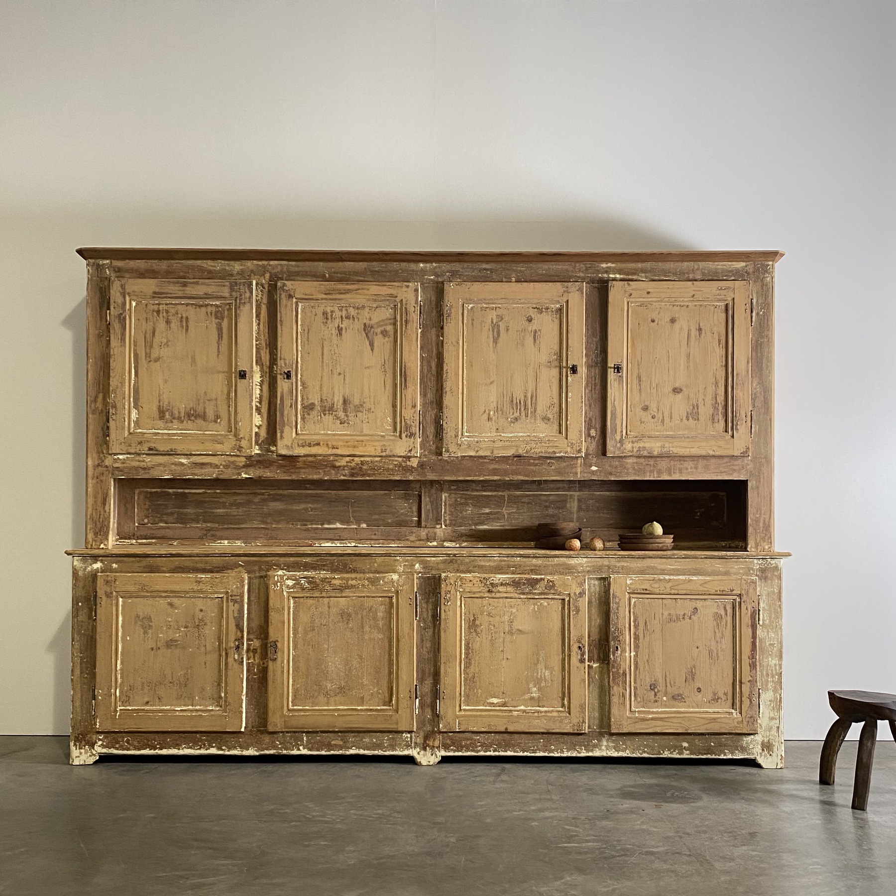 objet-vagabond-huge-painted-cupboard0008