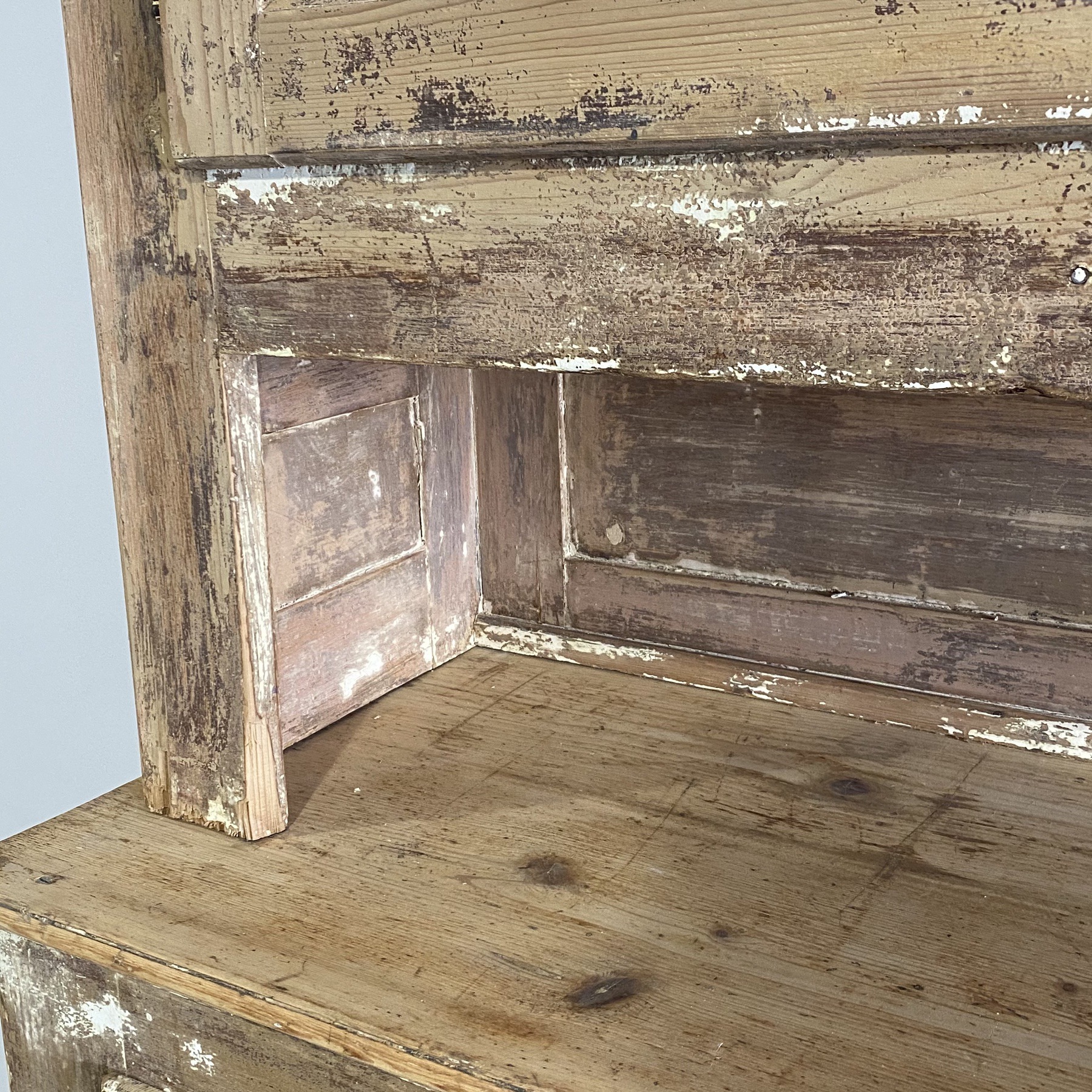 objet-vagabond-huge-painted-cupboard0009