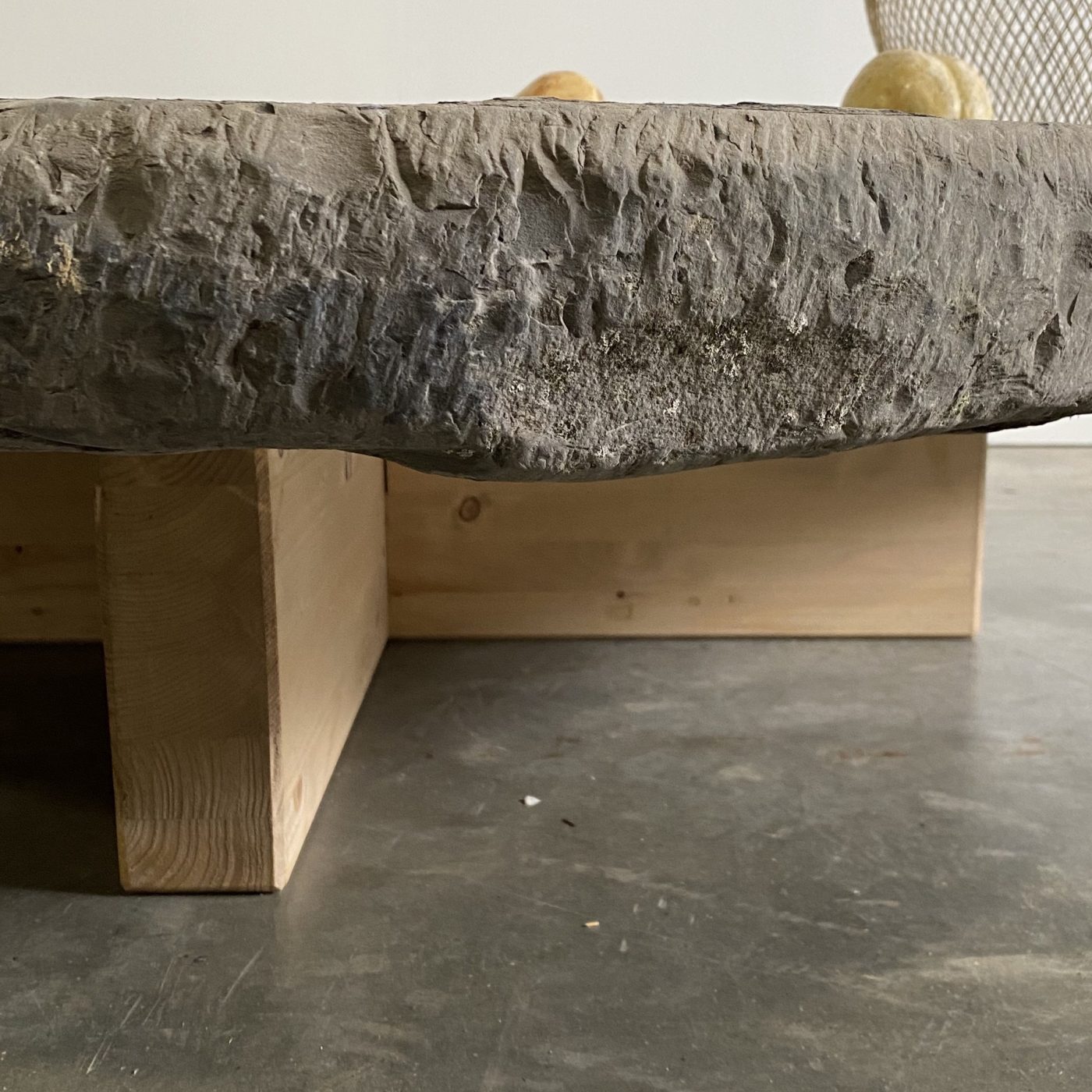 objet-vagabond-largestone-table0002