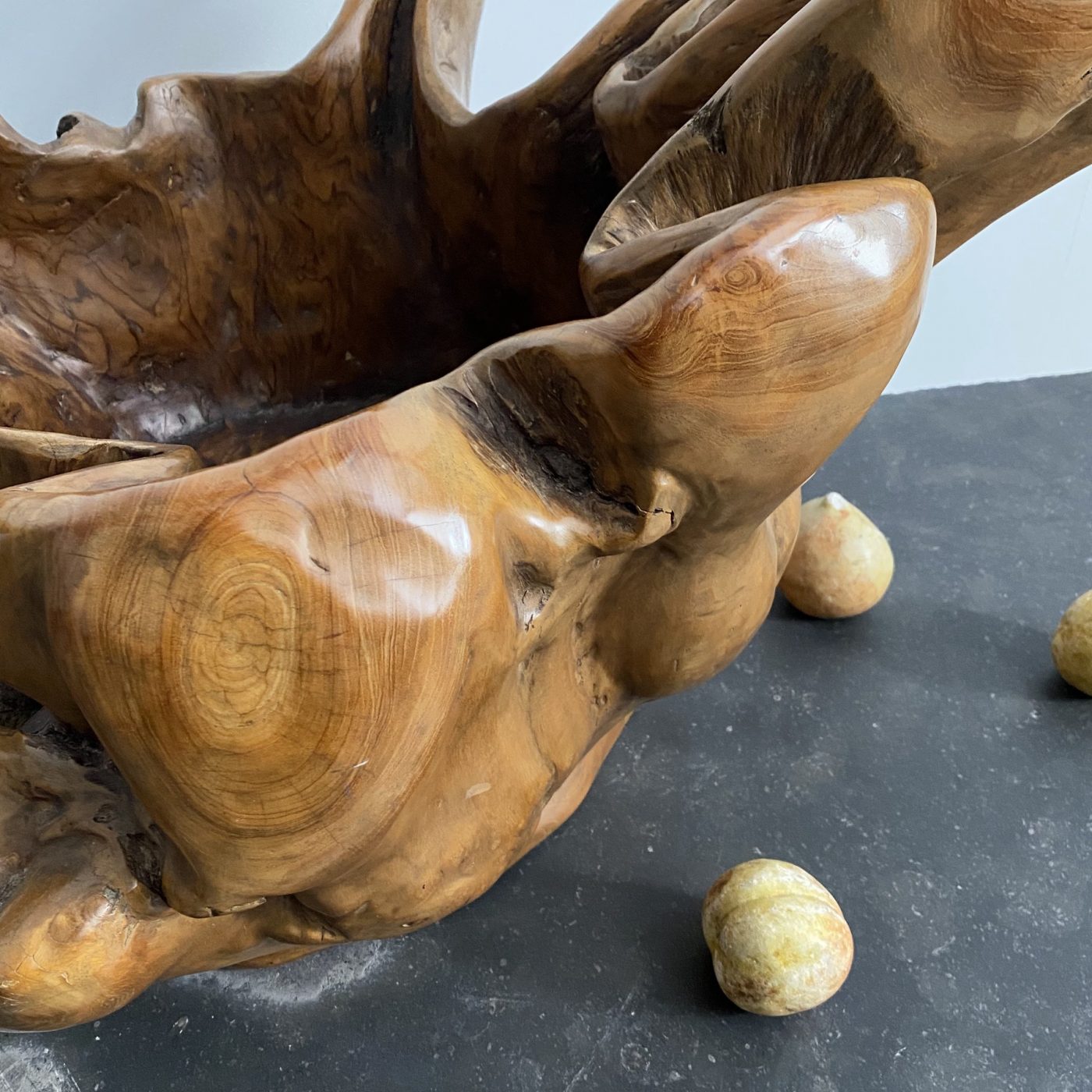 objet-vagabond-olive-wood-sculpture0000