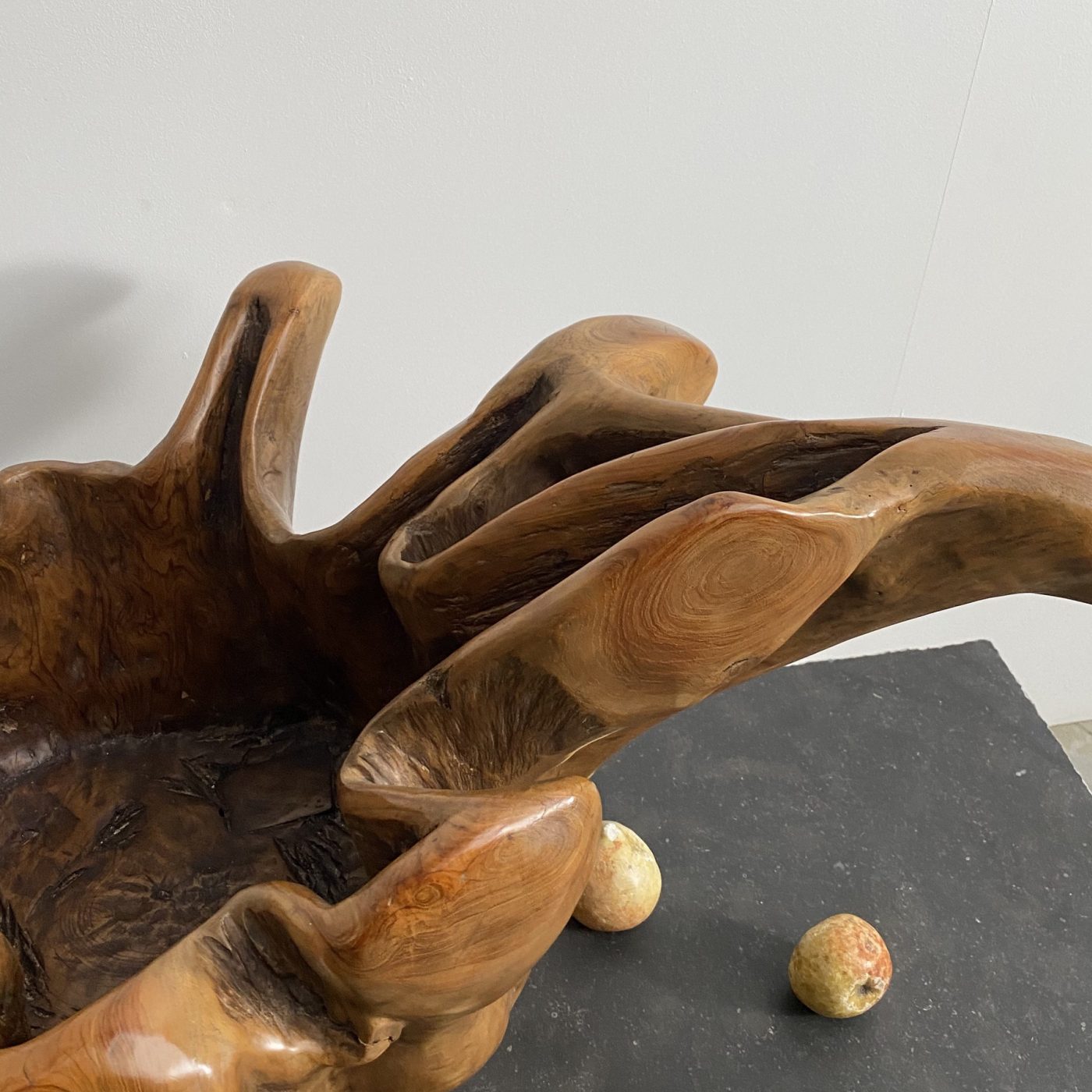 objet-vagabond-olive-wood-sculpture0001