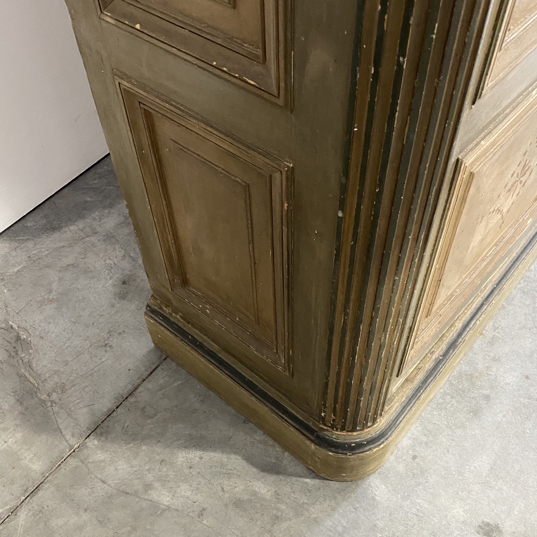 objet-vagabond-painted-cupboard0002