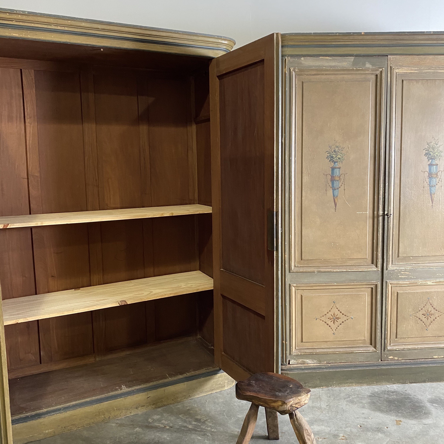 objet-vagabond-painted-cupboard0003