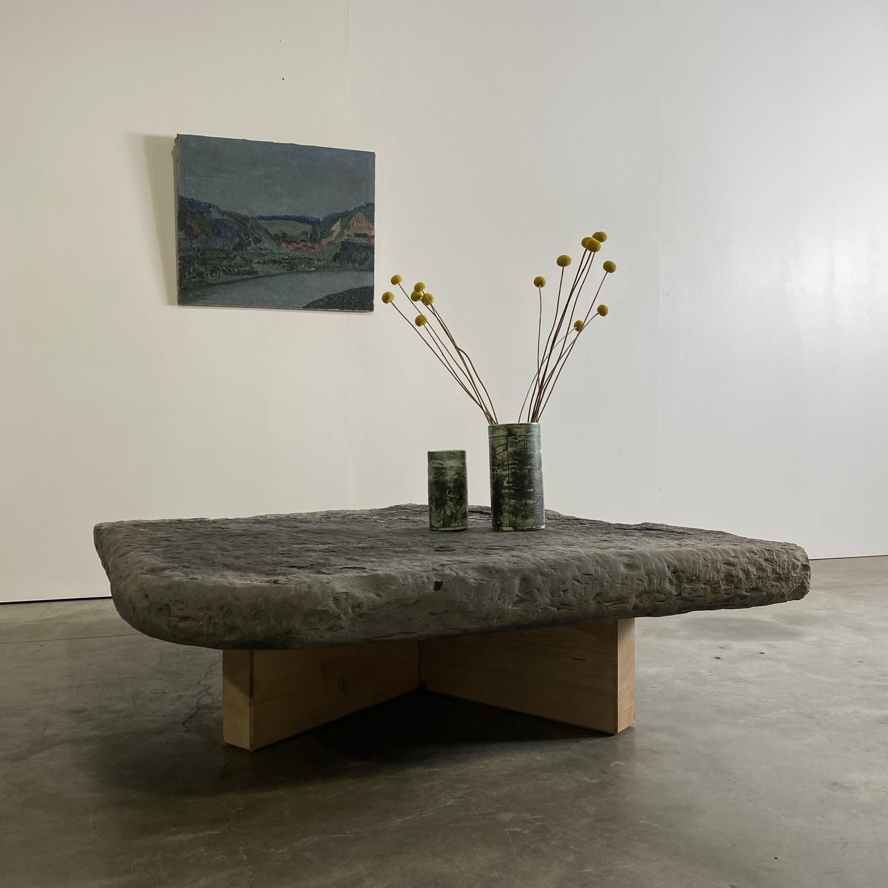 objet-vagabond-stone-table0000