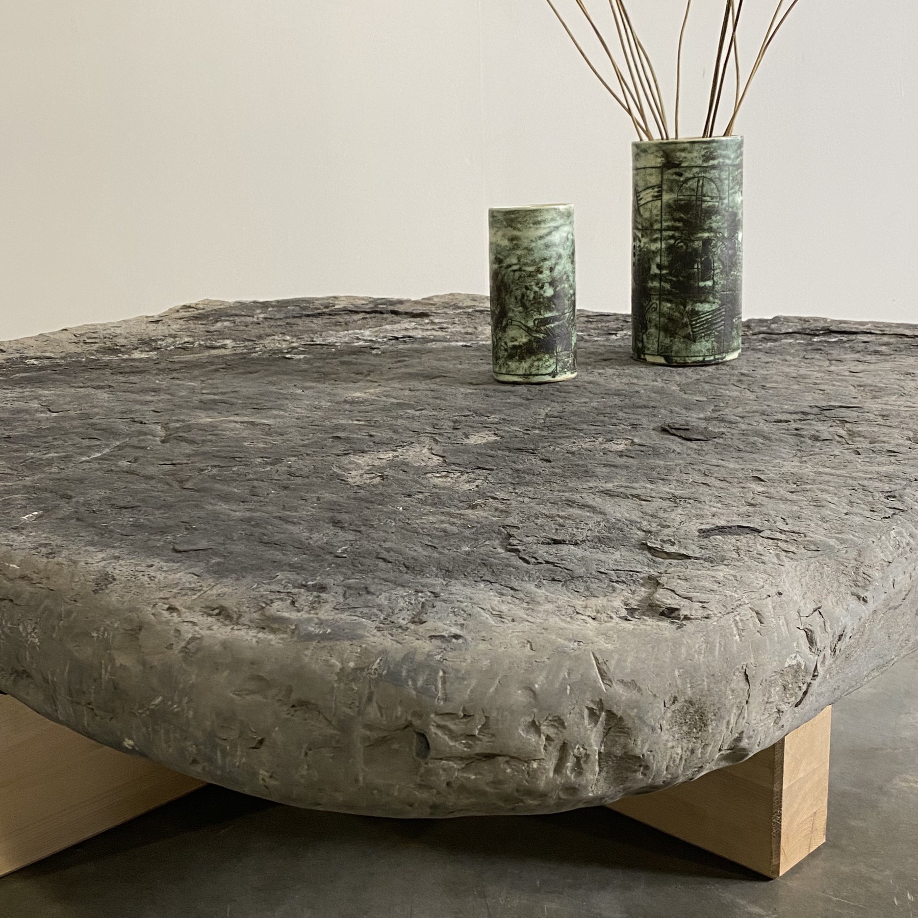 objet-vagabond-stone-table0003