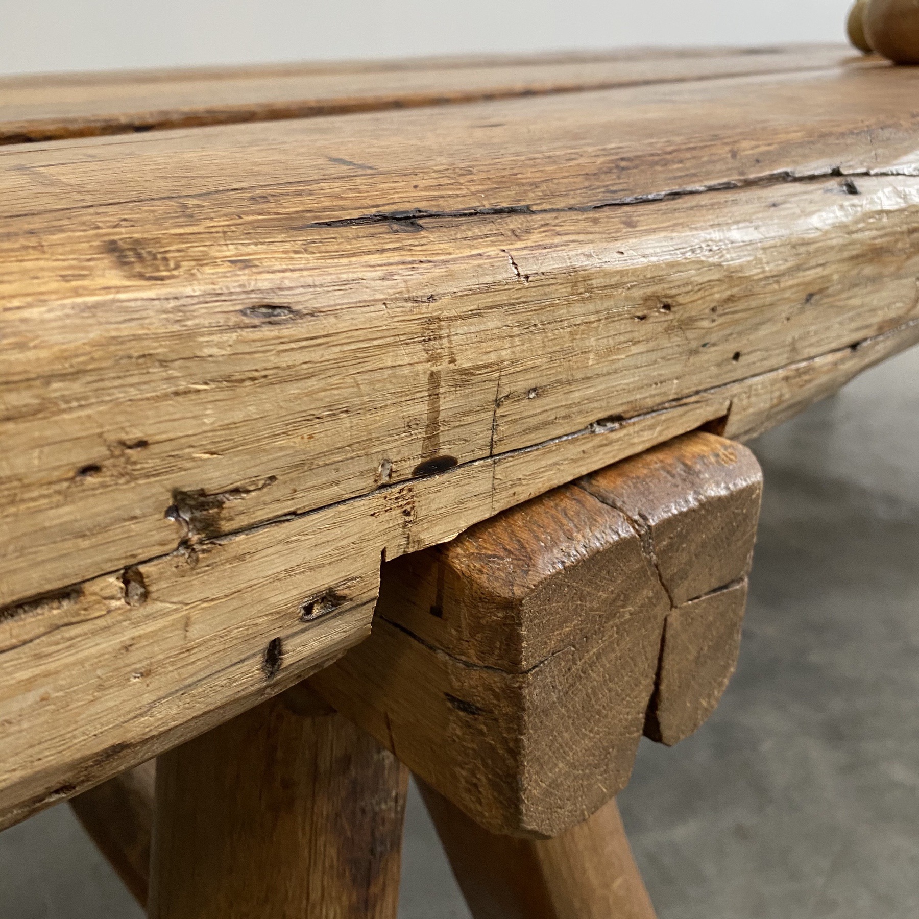 objet-vagabond-trestle-table0000