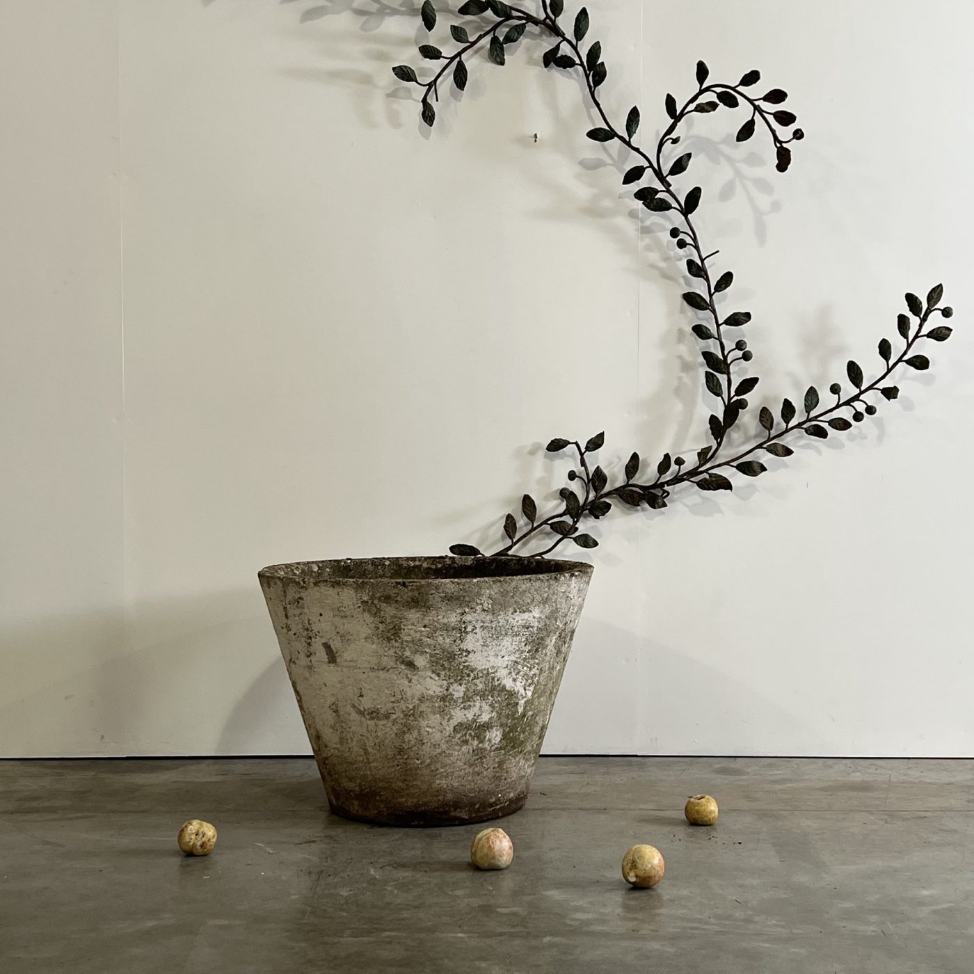 objet-vagabond-concrete-planter0006