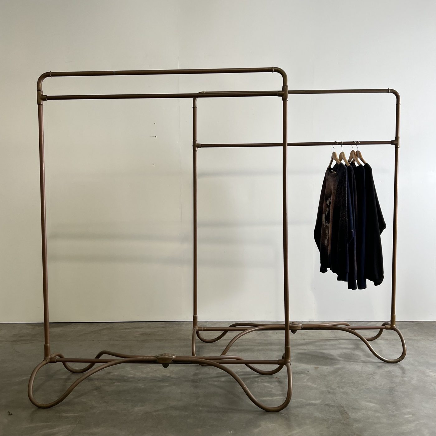 objet-vagabond-copper-coatrack0000