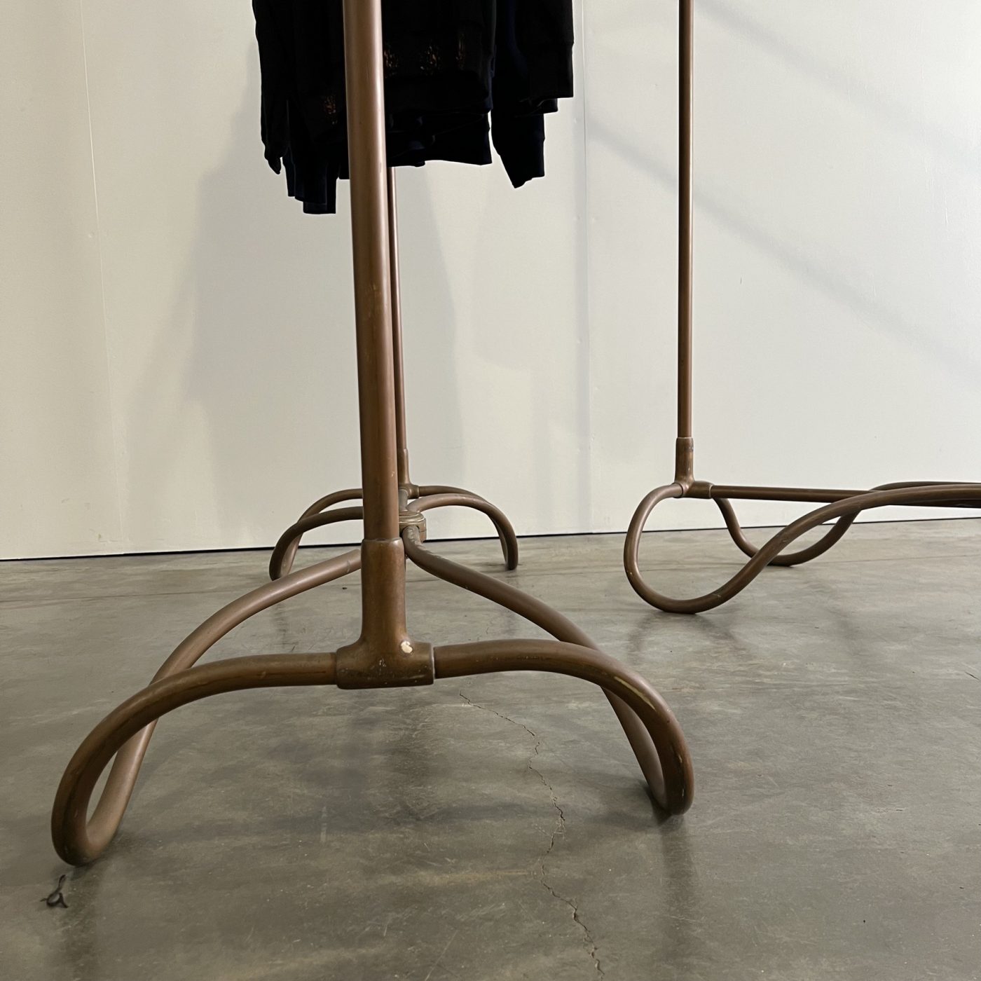 objet-vagabond-copper-coatrack0010