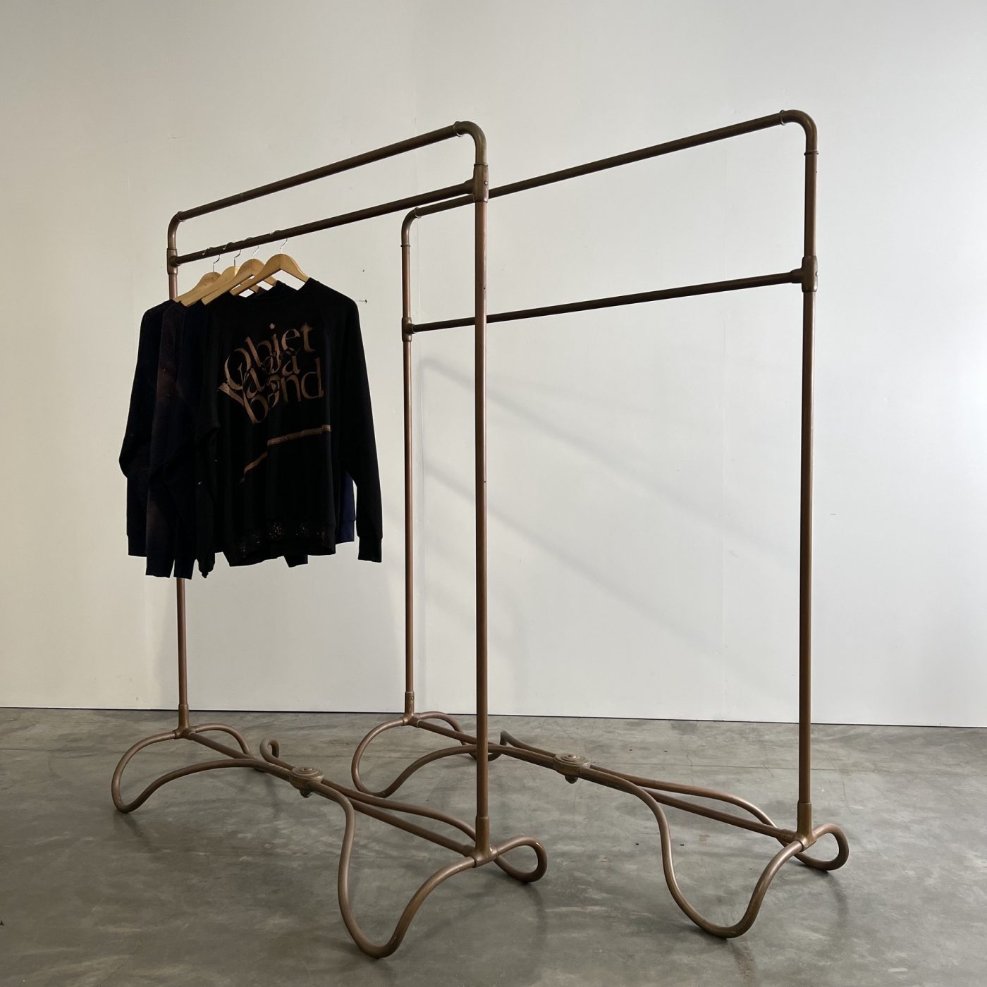 objet-vagabond-copper-coatrack0012