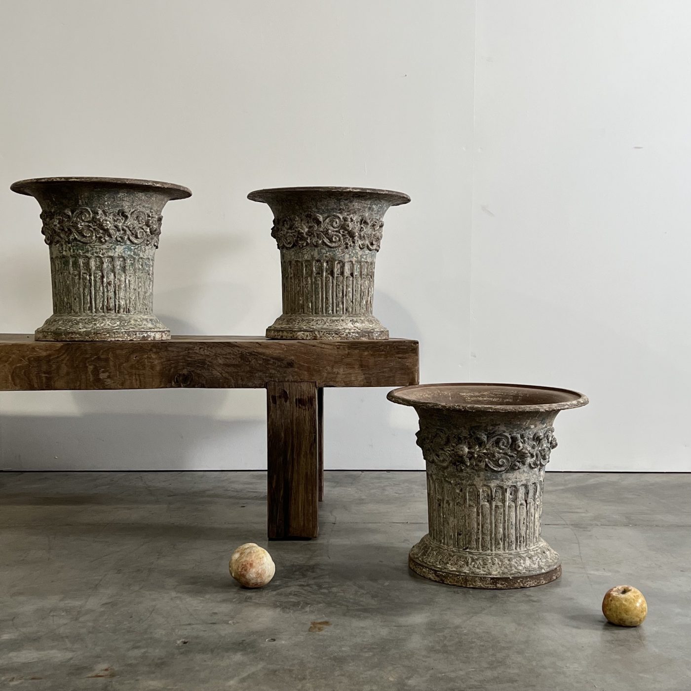 objet-vagabond-garden-urns0001