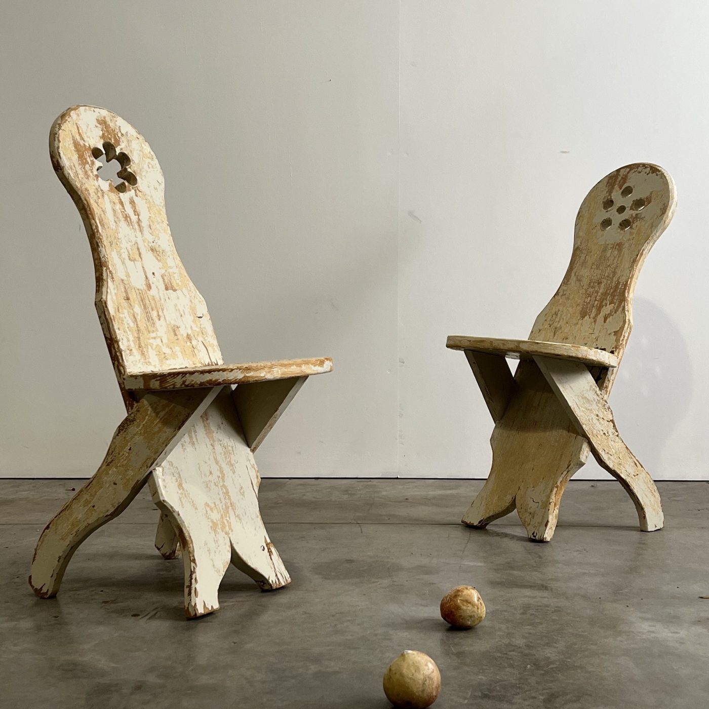 objet-vagabond-painnted-chairs0002