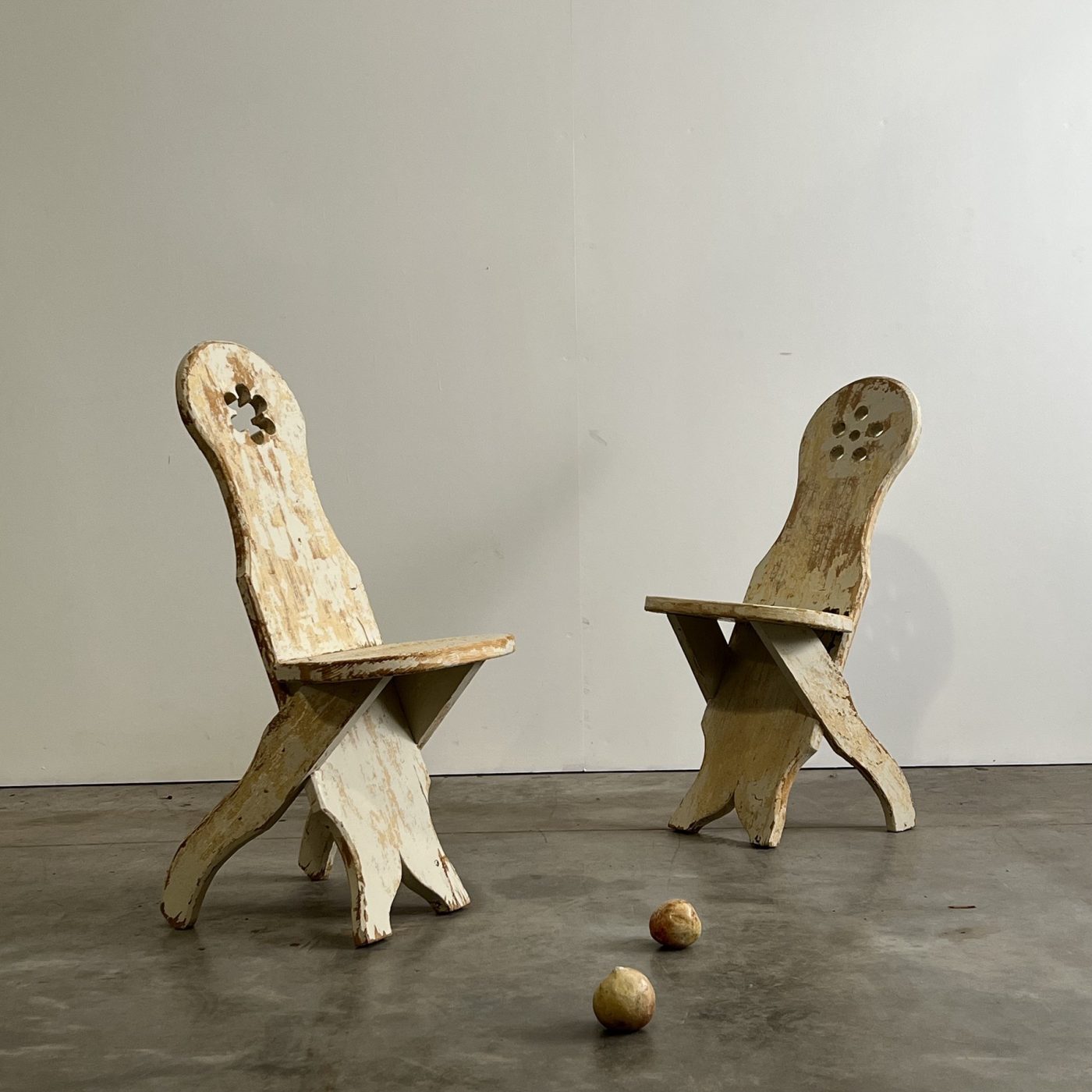 objet-vagabond-painnted-chairs0004