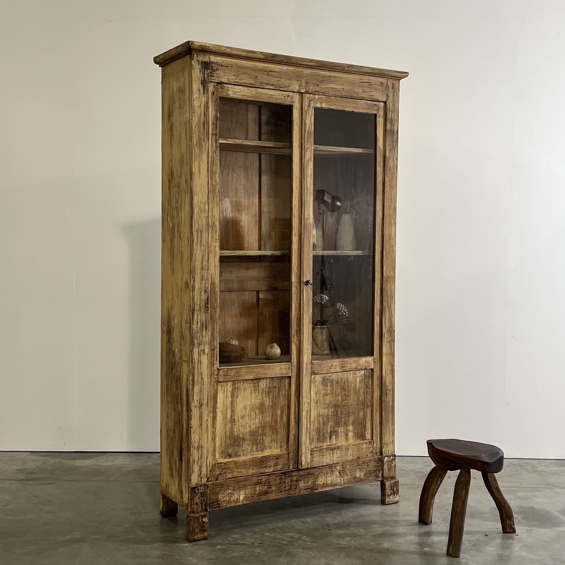 objet-vagabond-painted-bookcase0001