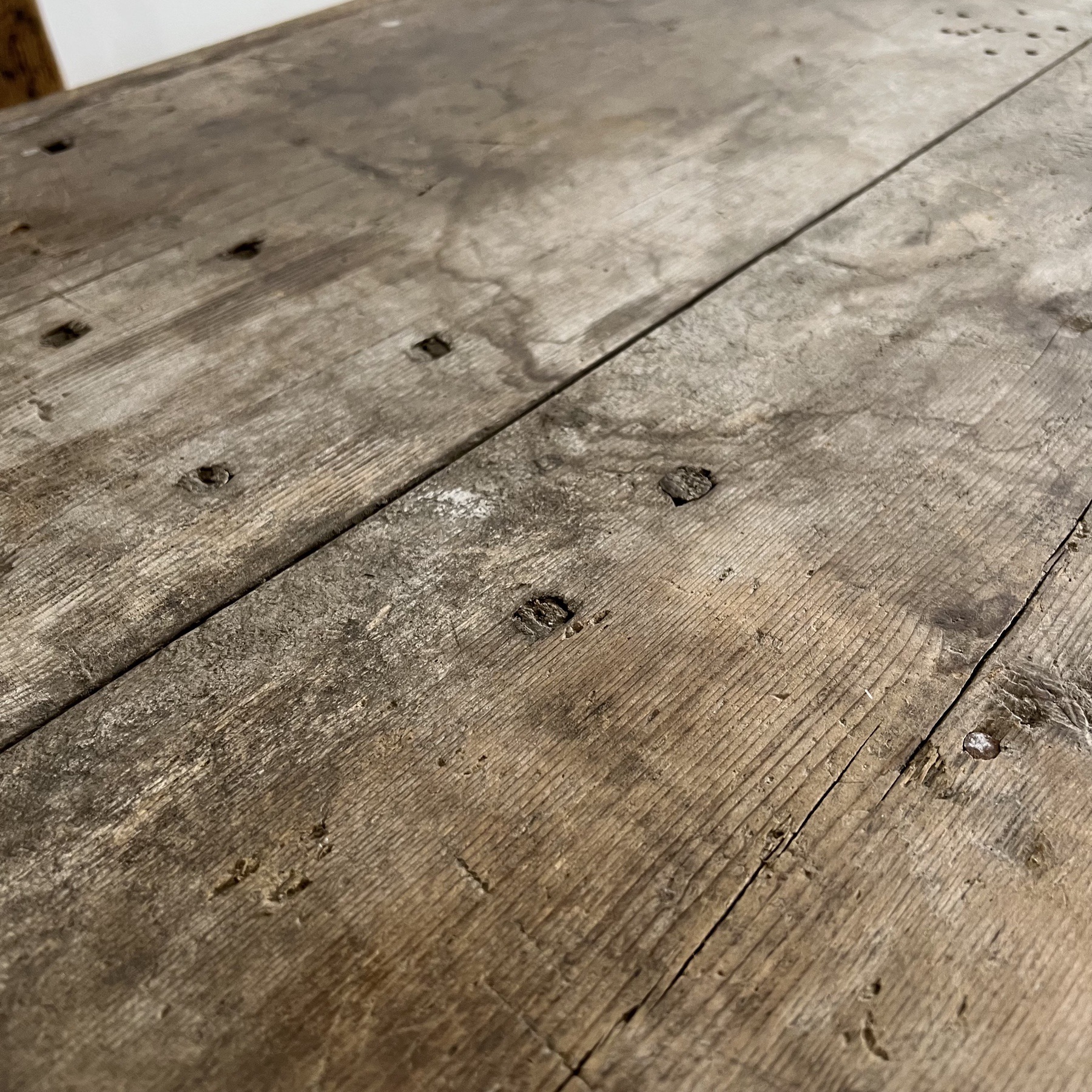 objet-vagabond-primitive-coffeetable0003