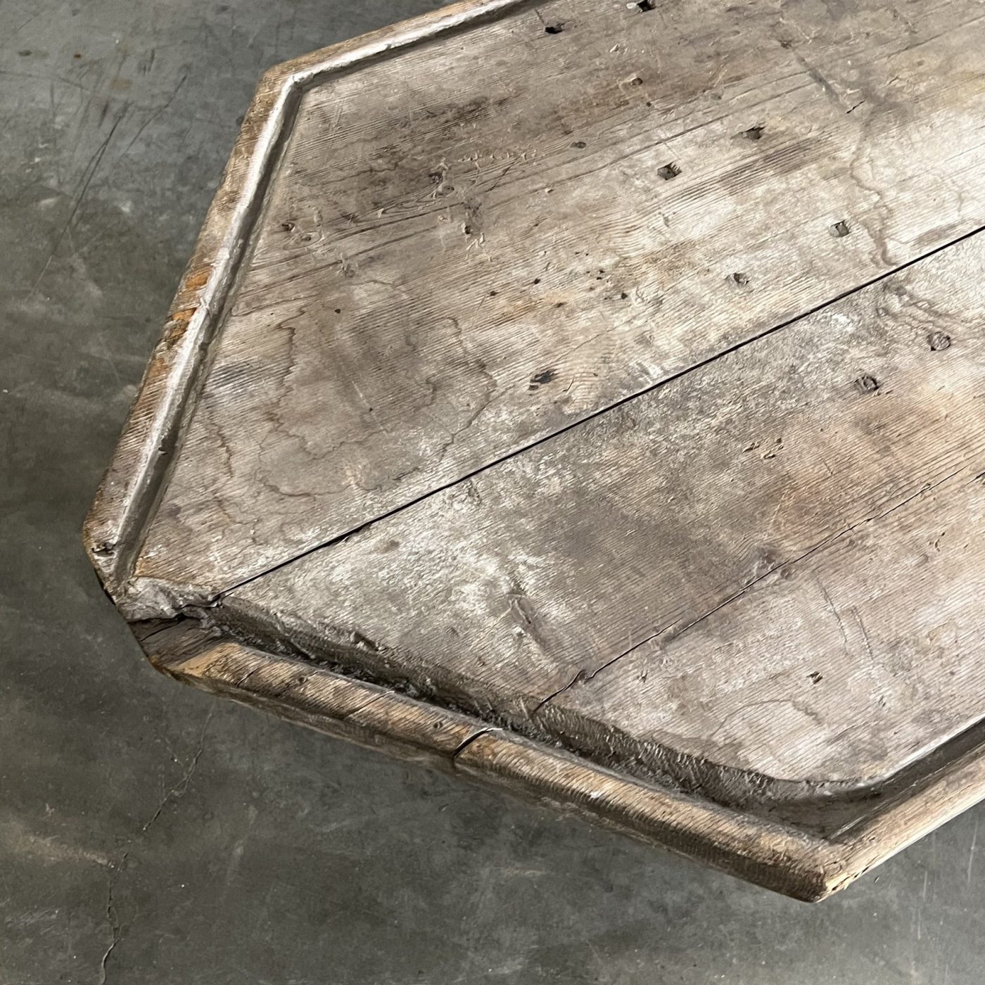 objet-vagabond-primitive-coffeetable0008