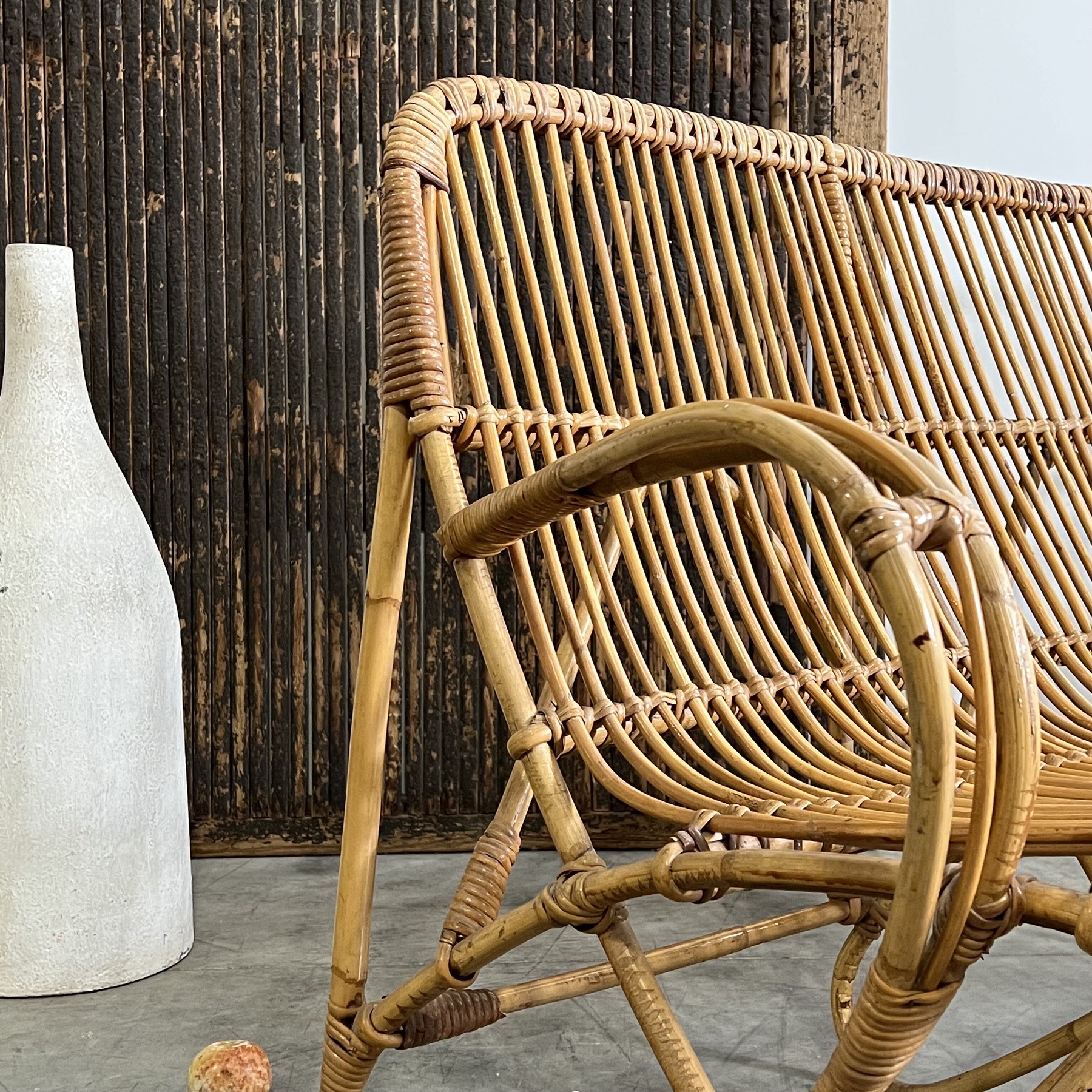 objet-vagabond-rattan-settee0002