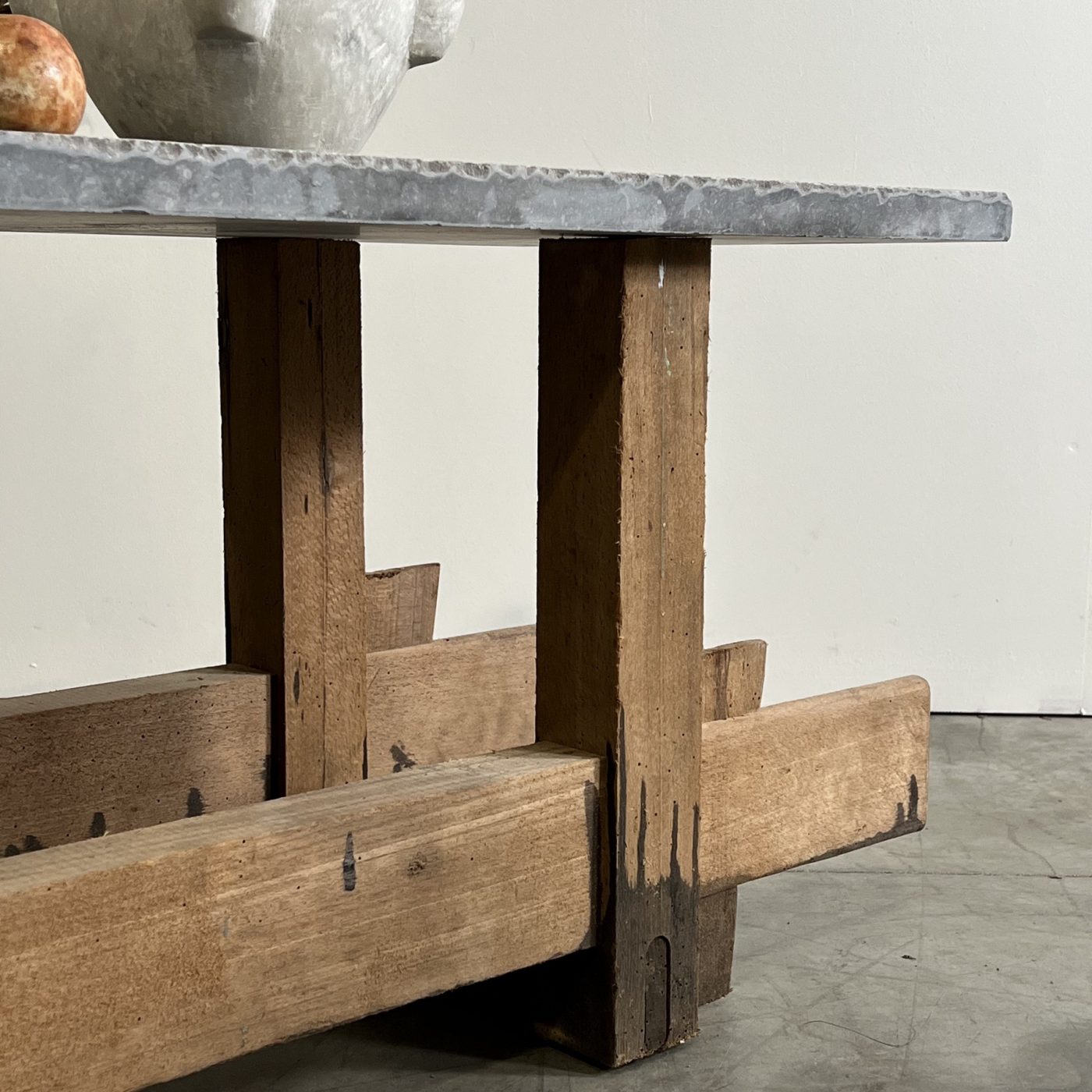 objet-vagabond-stone-table0002