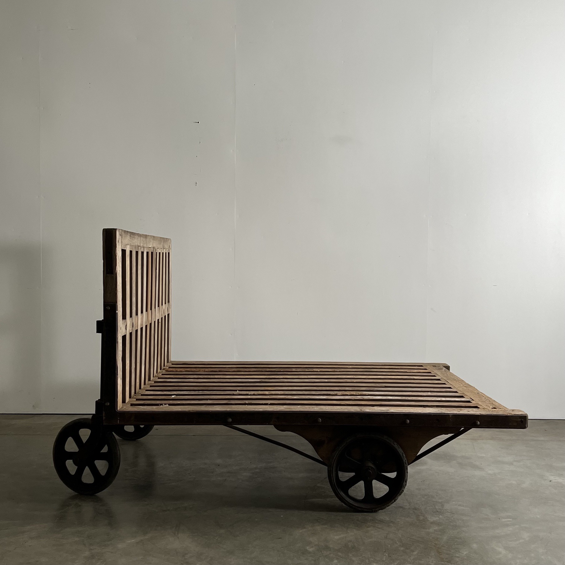 objet-vagabond-industrial-cart0003