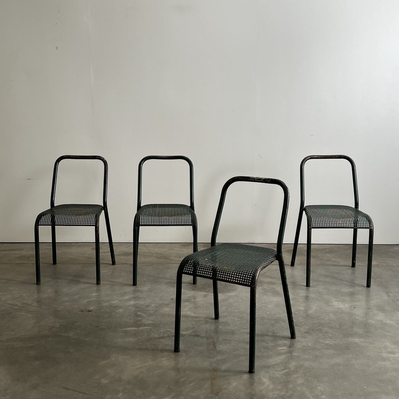 objet-vagabond-metal-chairs0004