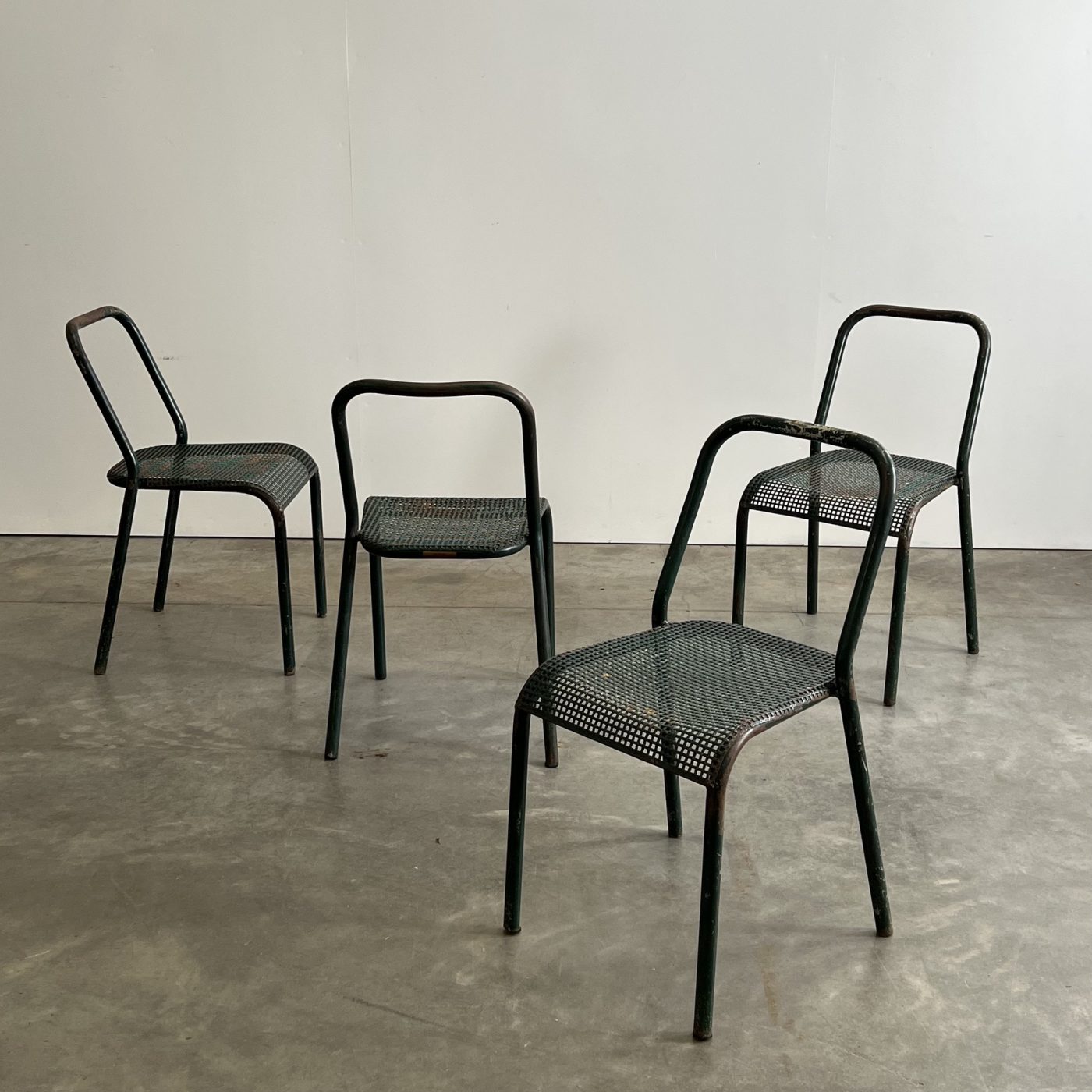 objet-vagabond-metal-chairs0005