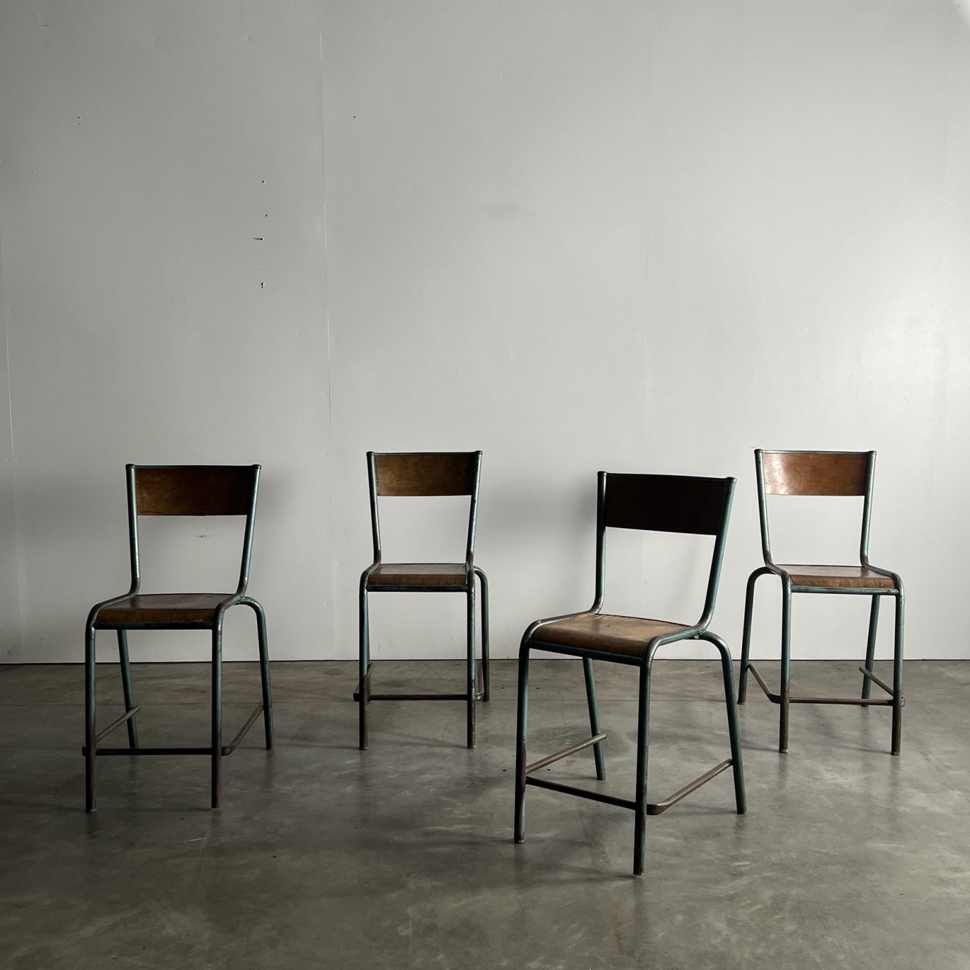 objet-vagabond-metal-highchairs0000