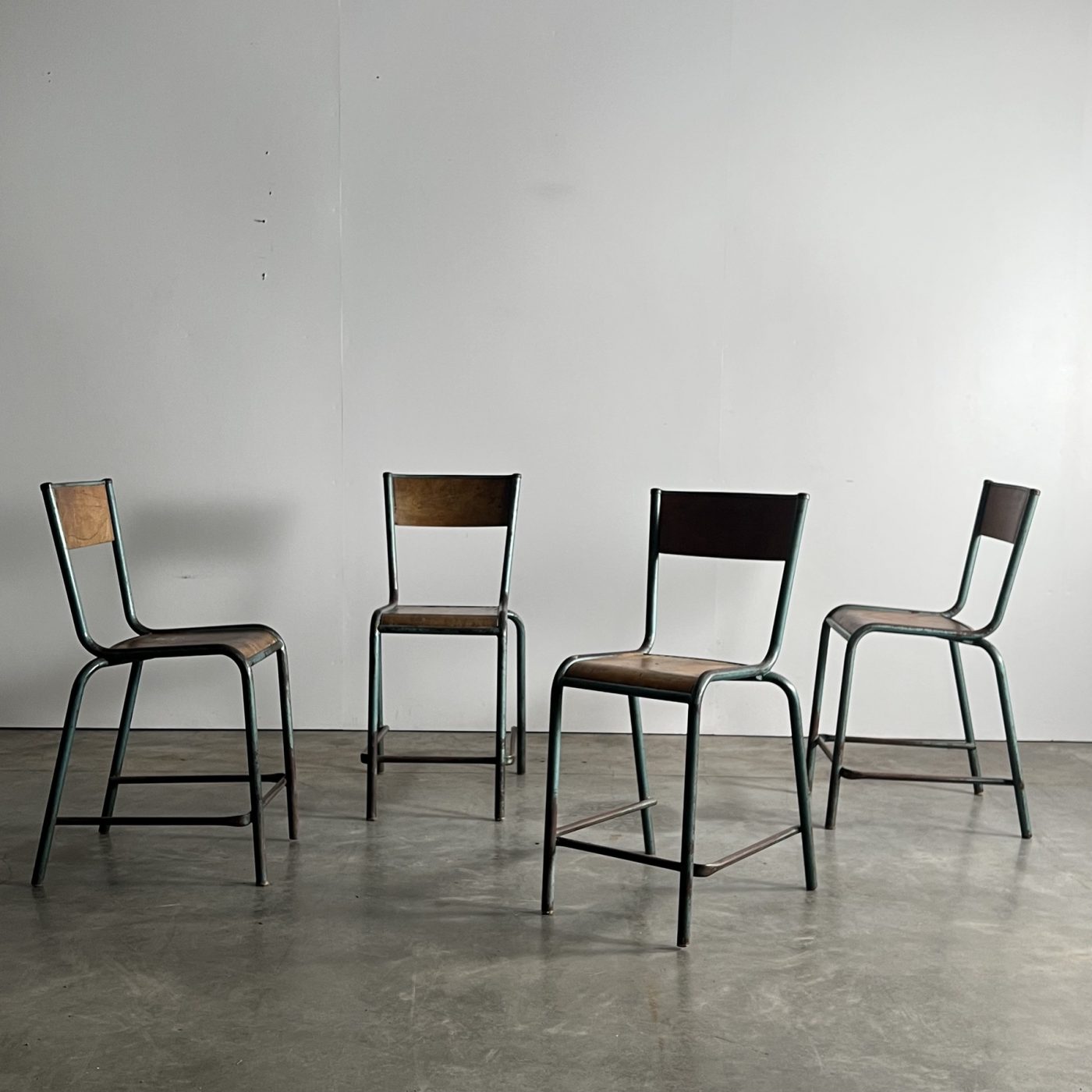 objet-vagabond-metal-highchairs0004